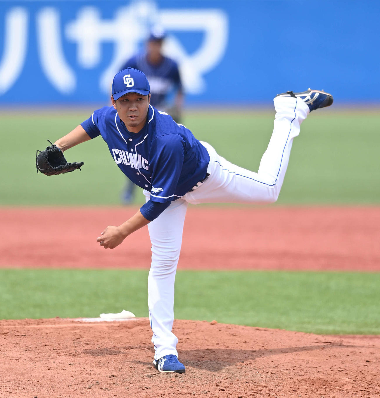 ヤクルト対中日　先発し力投する中日大野雄（撮影・鈴木みどり）