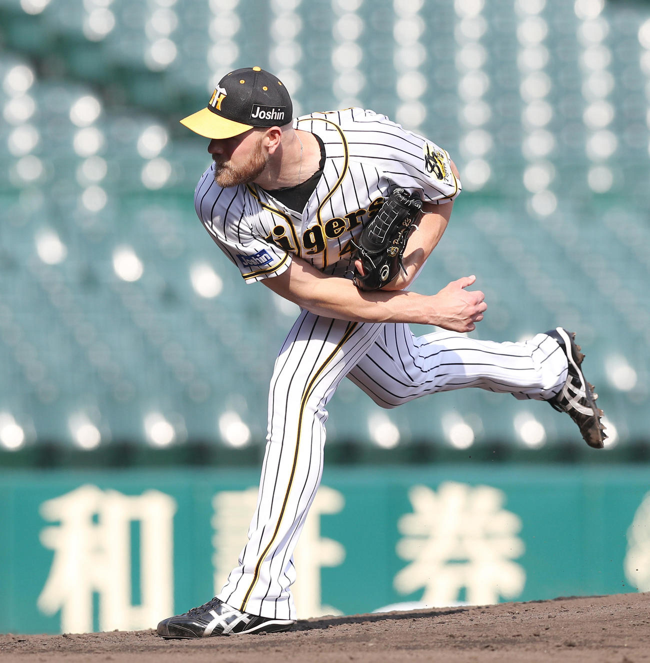 阪神対広島　7回表を被安打1ながら5球で終わらせたエドワーズ（撮影・前田充）