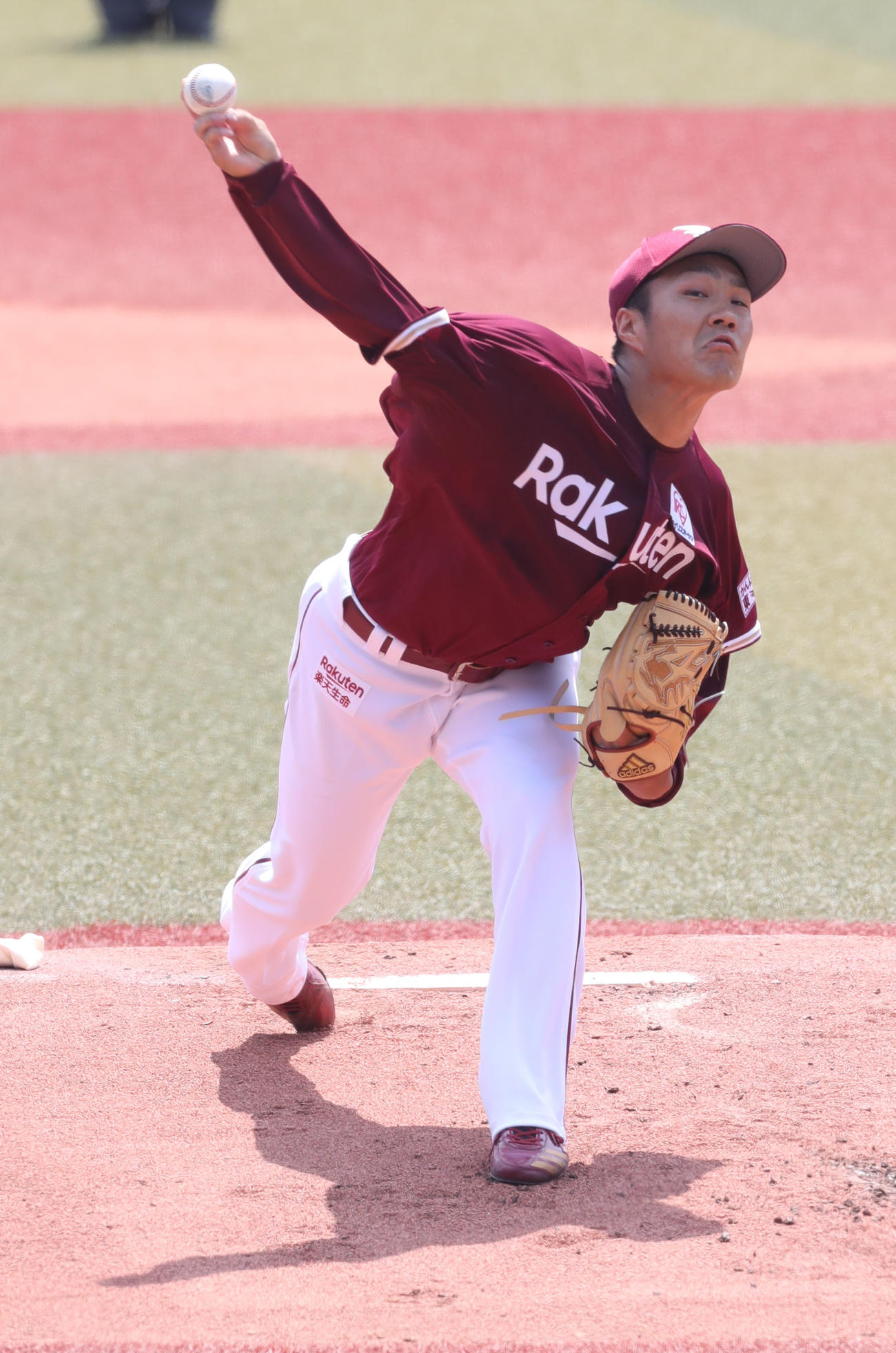 ロッテ対楽天　楽天先発の則本（撮影・垰建太）