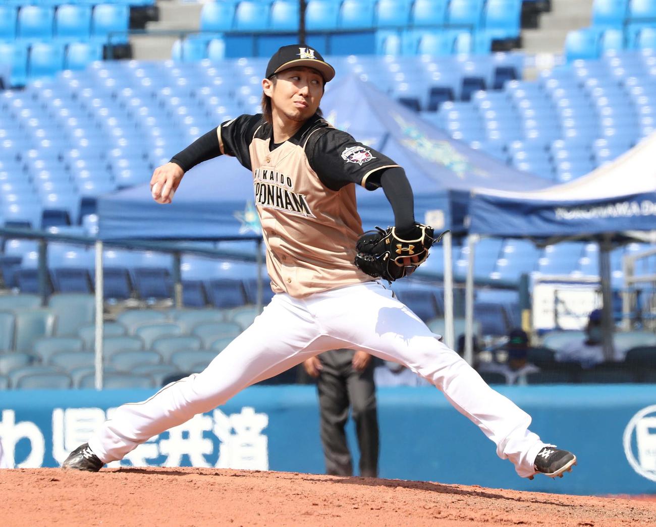 DeNA対日本ハム　4回に登板の金子（撮影・黒川智章）