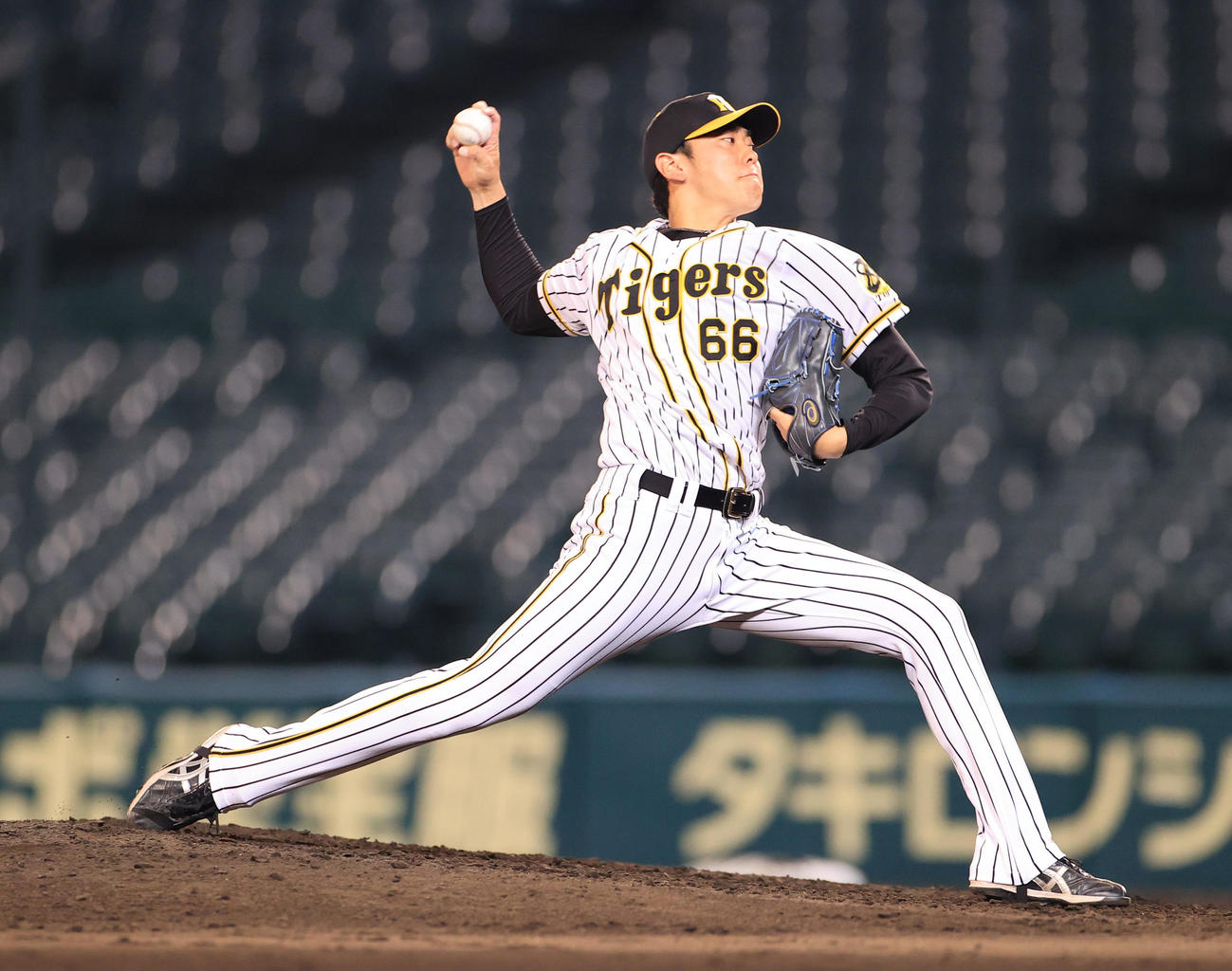 9回に登板する小川一平（撮影・清水貴仁）