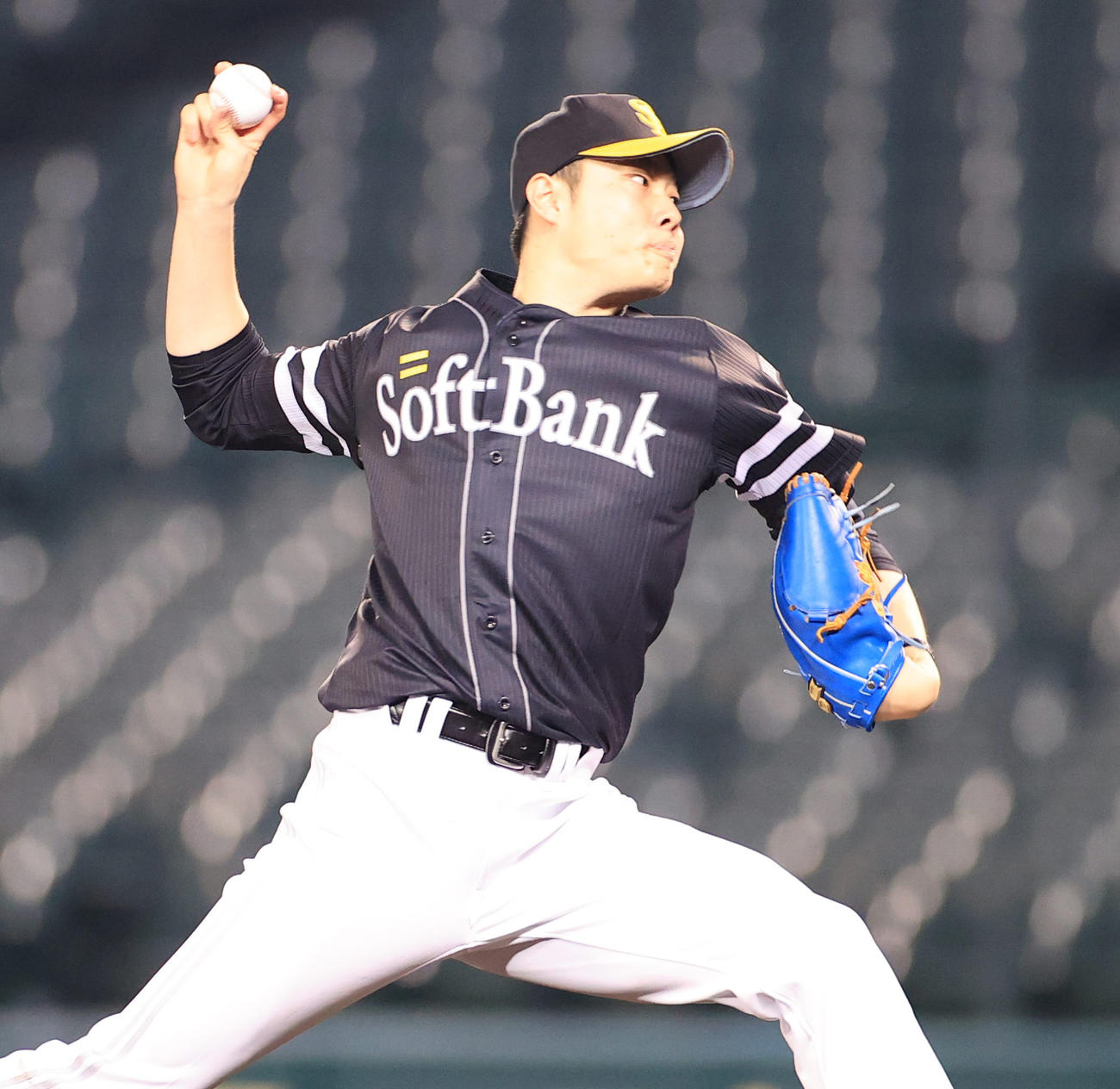阪神対ソフトバンク　4回途中から登板する松本裕樹（撮影・清水貴仁）