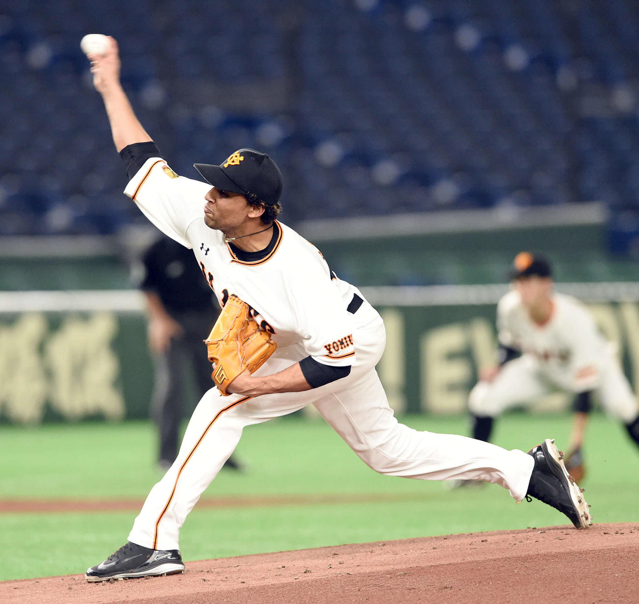 巨人対ヤクルト　巨人の先発サンチェス（撮影・たえ見朱実）