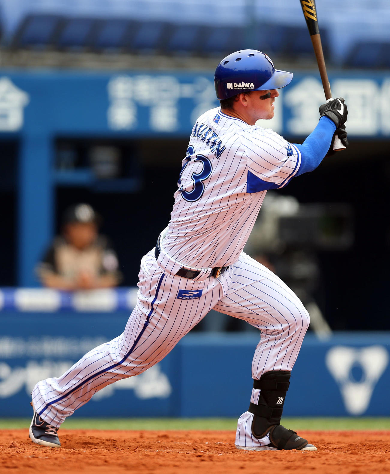日本ハム対DeNA　3回表DeNA2死二塁、中前適時打を放つタイラー・オースティン（撮影・大野祥一）
