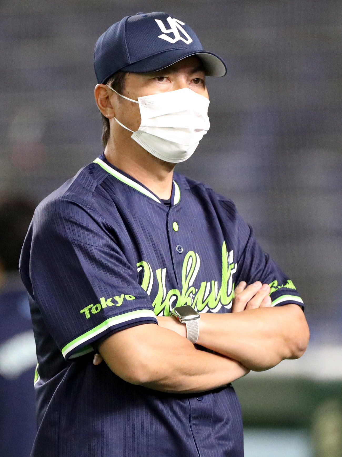 練習試合巨人対ヤクルト　試合後、反省会で厳しい表情を見せる高津監督（撮影・狩俣裕三）