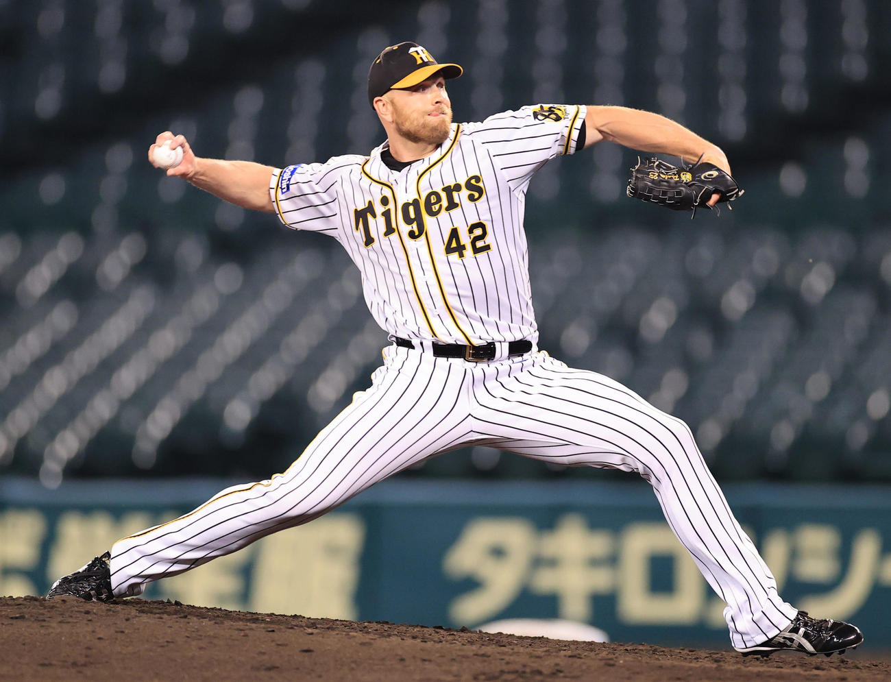 阪神対ソフトバンク　8回に登板するエドワーズ（撮影・清水貴仁）