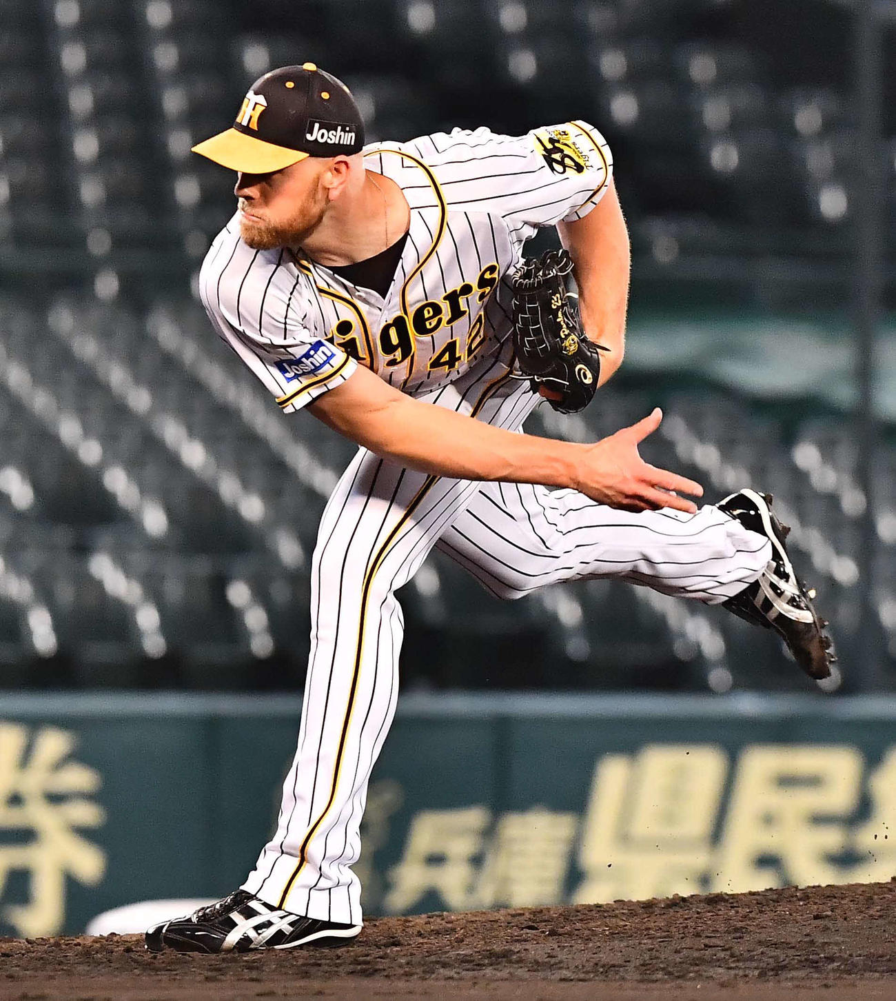 阪神対ソフトバンク　阪神4番手のジョン・エドワーズ（撮影・上田博志）