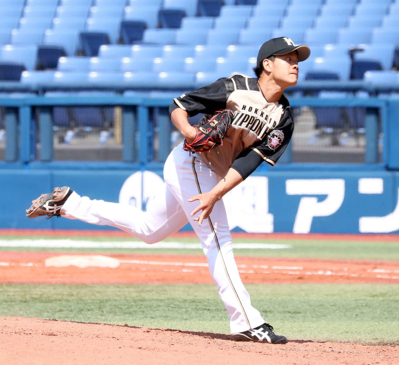 DeNA対日本ハム　4回に登板する福田（撮影・黒川智章）