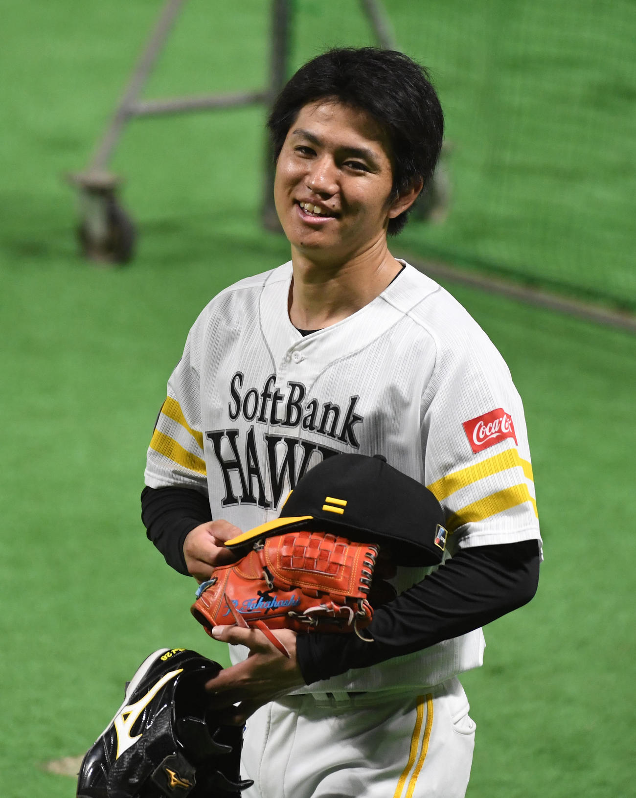ソフトバンク投手練習　投球練習を終え笑顔の高橋礼（代表撮影）