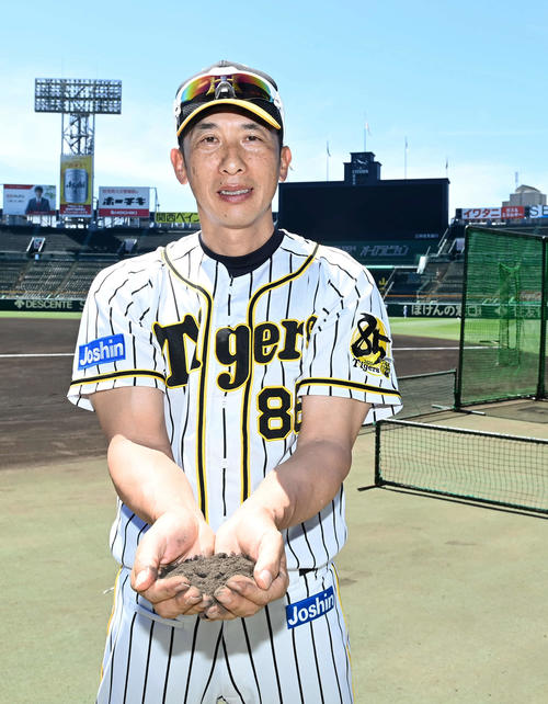 矢野監督、甲子園の土で「1歩踏み出す後押しに」 - プロ野球 : 日刊