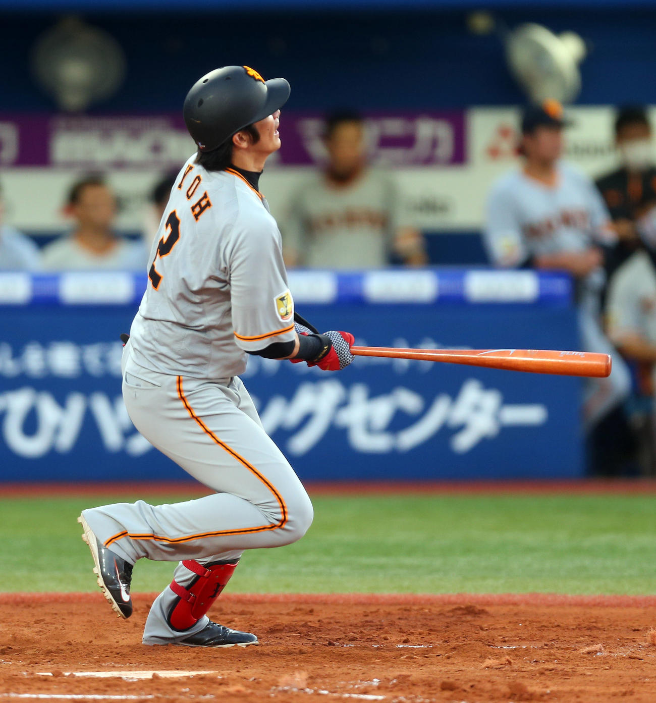 DeNA対巨人　3回表巨人2死、左前打を放つ陽（撮影・大野祥一）