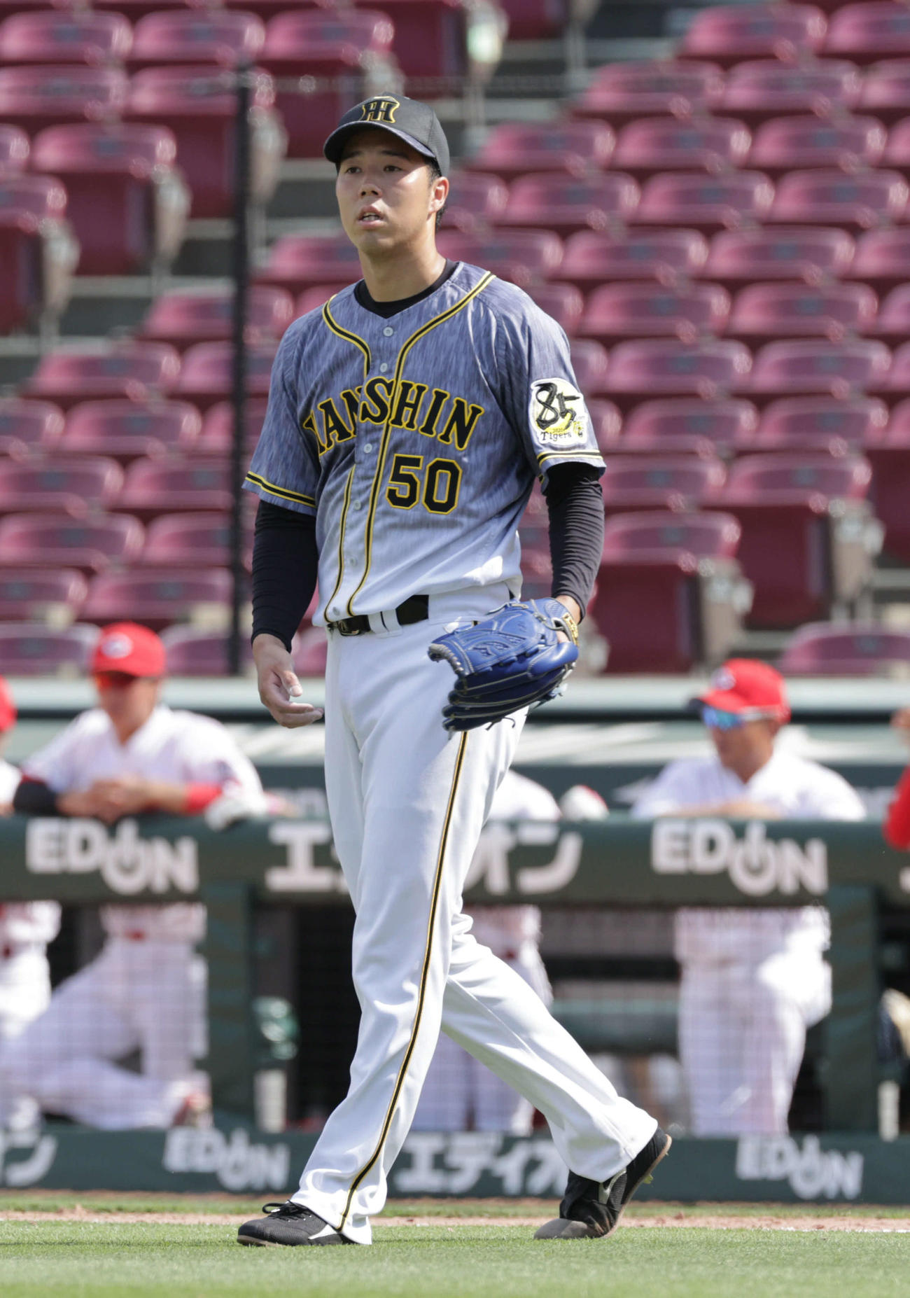 練習試合広島対阪神　5回裏広島1死一、二塁、西川に先制左前適時打を打たれた阪神先発の青柳（撮影・加藤孝規）