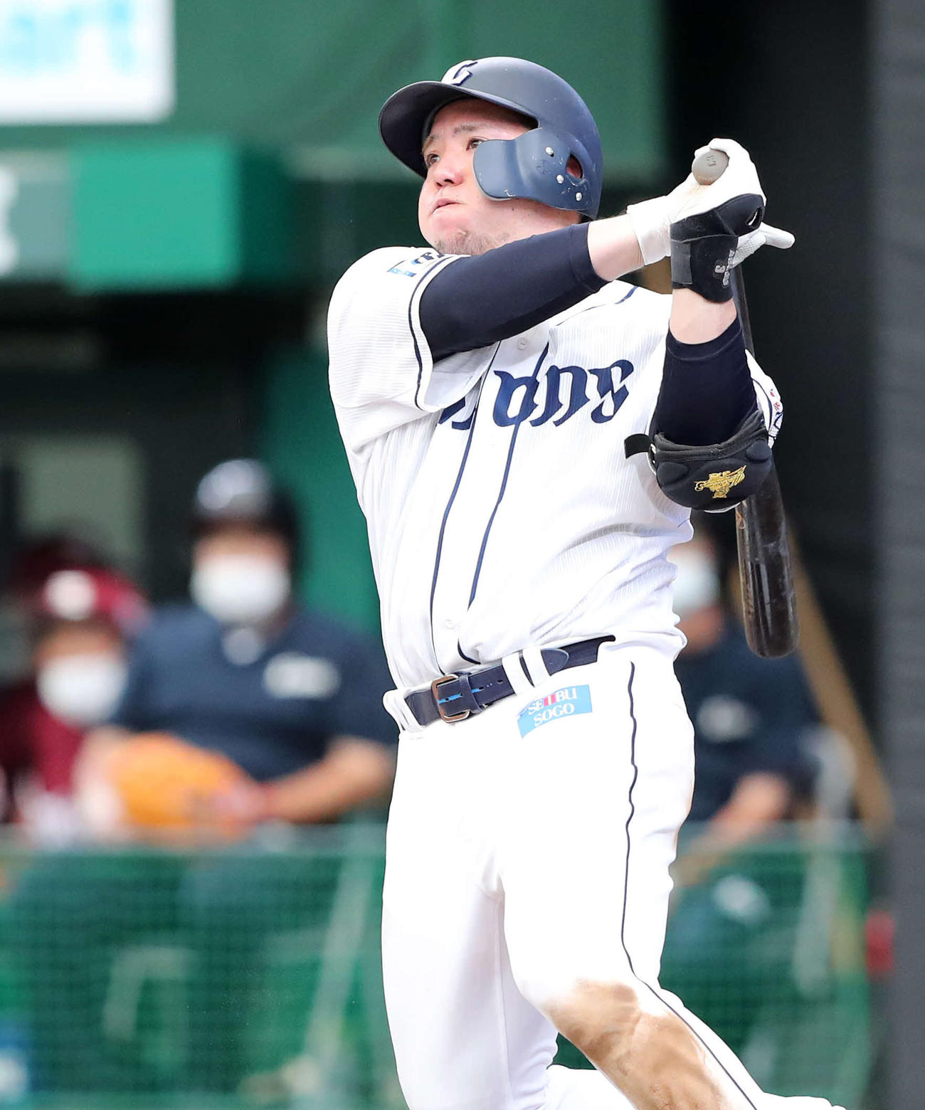 西武対楽天　6回裏西武無死、山川は左越え本塁打を放つ（撮影・鈴木正人）