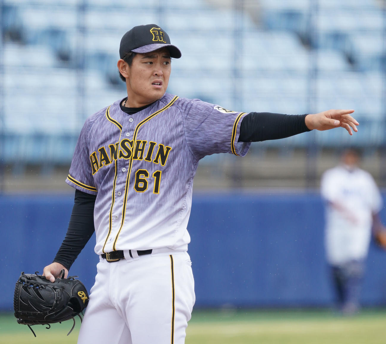 ウエスタンリーグ練習試合　中日対阪神　2回裏、力投する阪神先発登板の望月惇志（撮影・森本幸一）