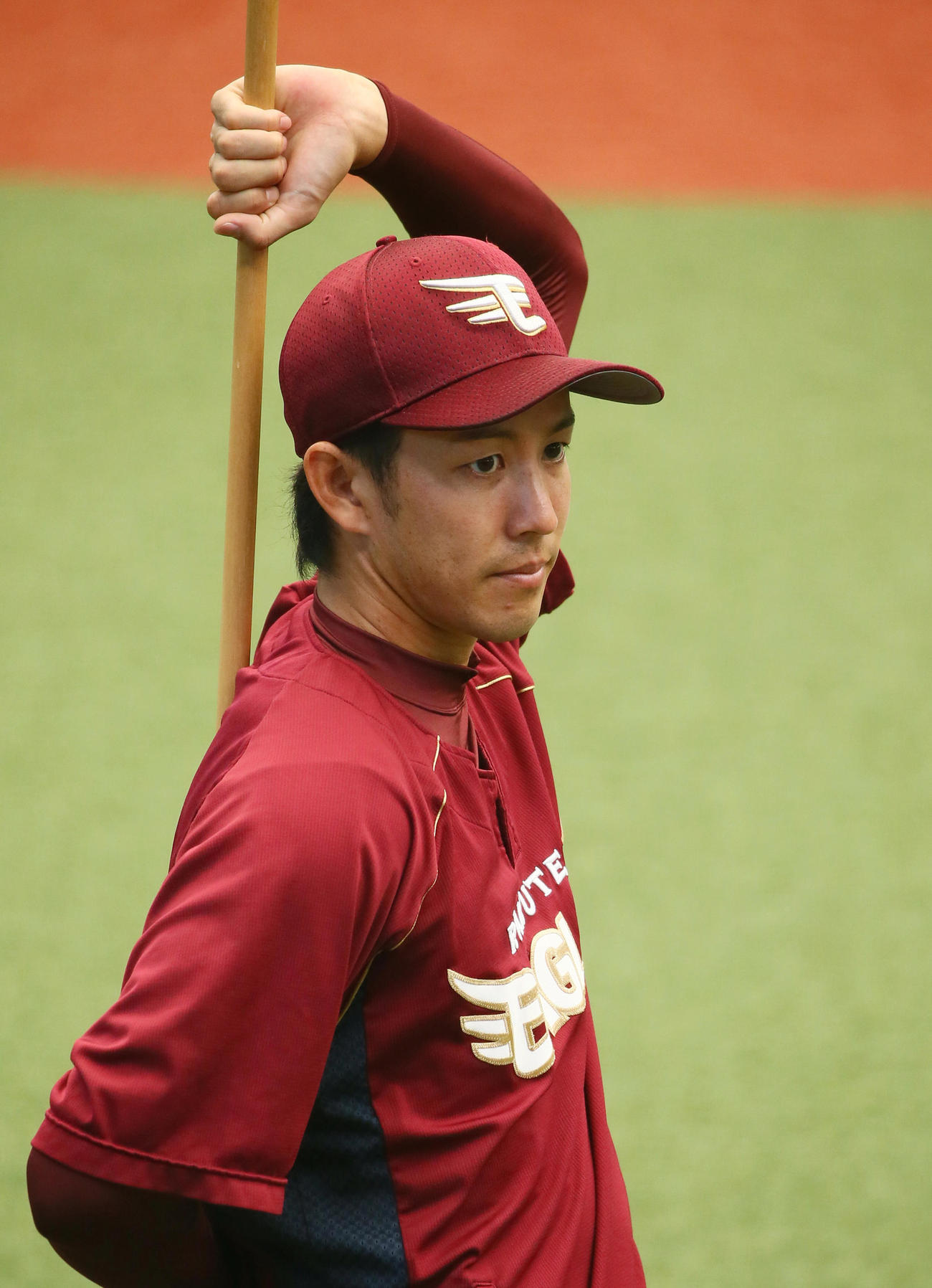 試合前調整する楽天の岸（撮影・足立雅史）