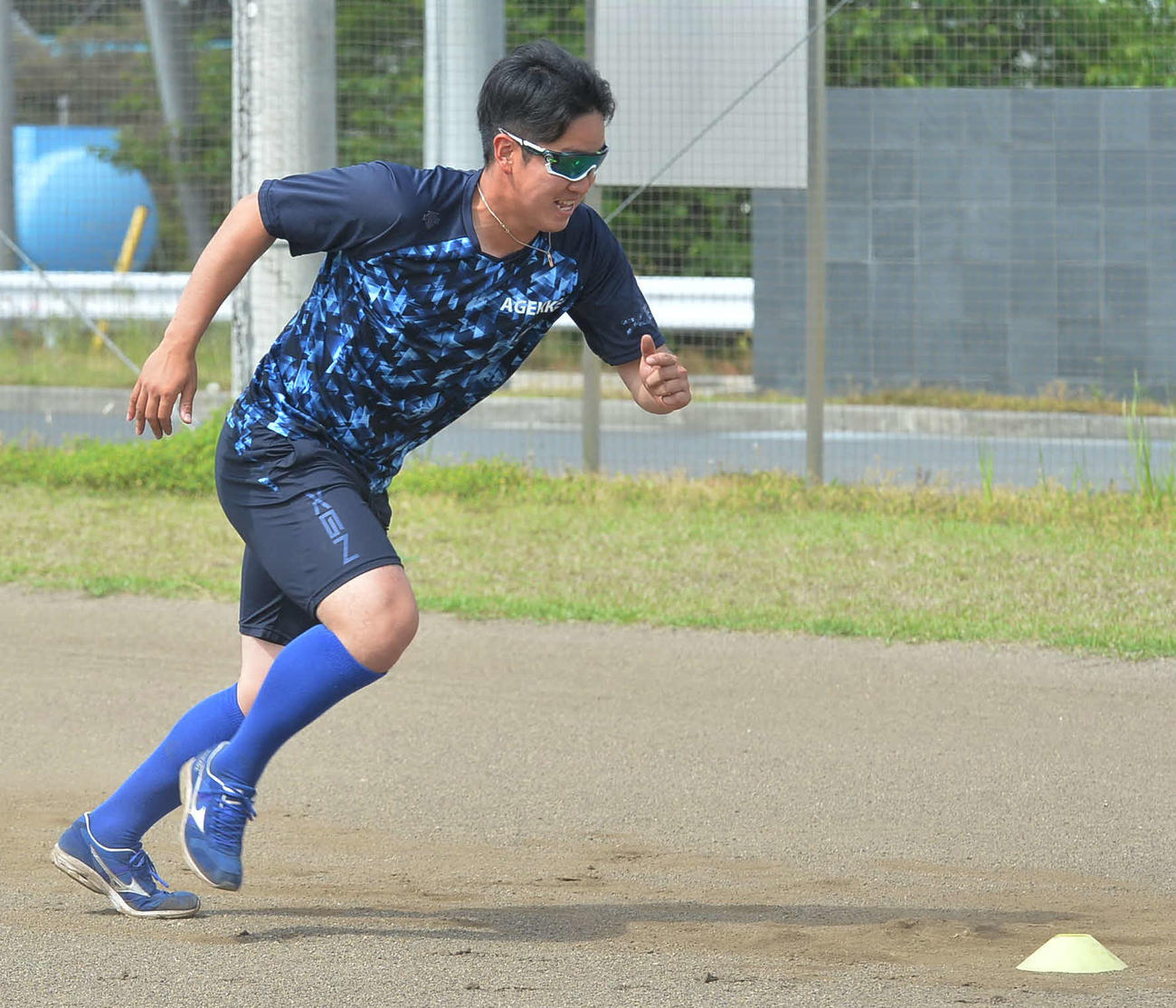 短ダッシュを行うエイジェックの大和田（撮影・佐藤究）　