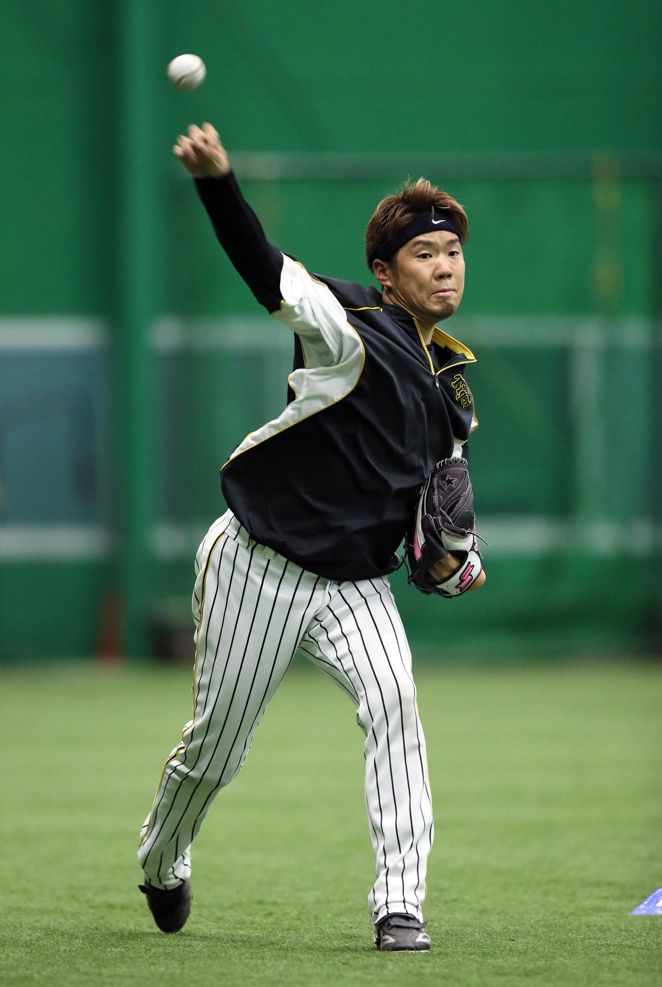 キャッチボールする西勇（代表撮影）