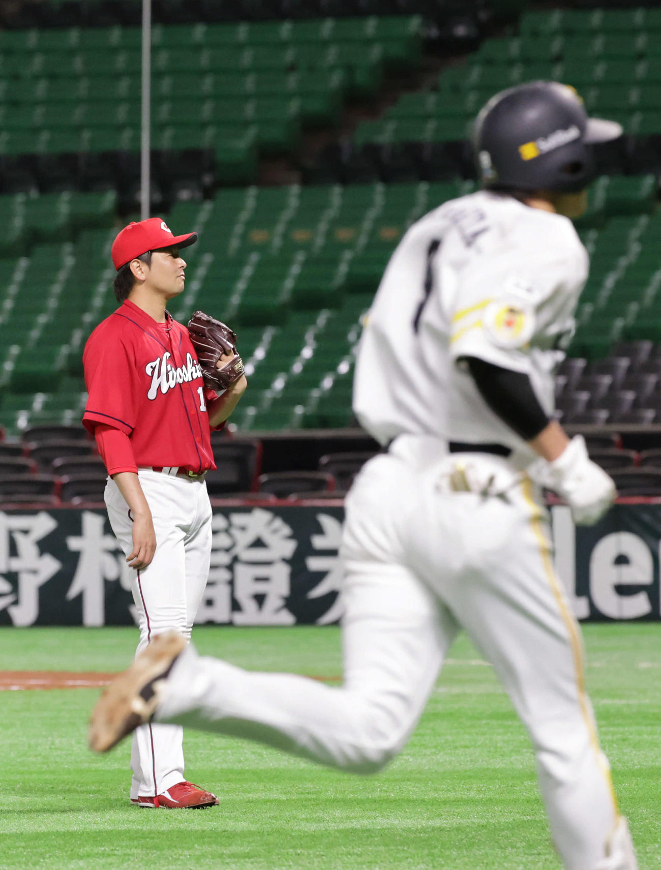 練習試合ソフトバンク対広島　3回裏ソフトバンク無死、柳田に本塁打を打たれた大瀬良＝（撮影・加藤孝規