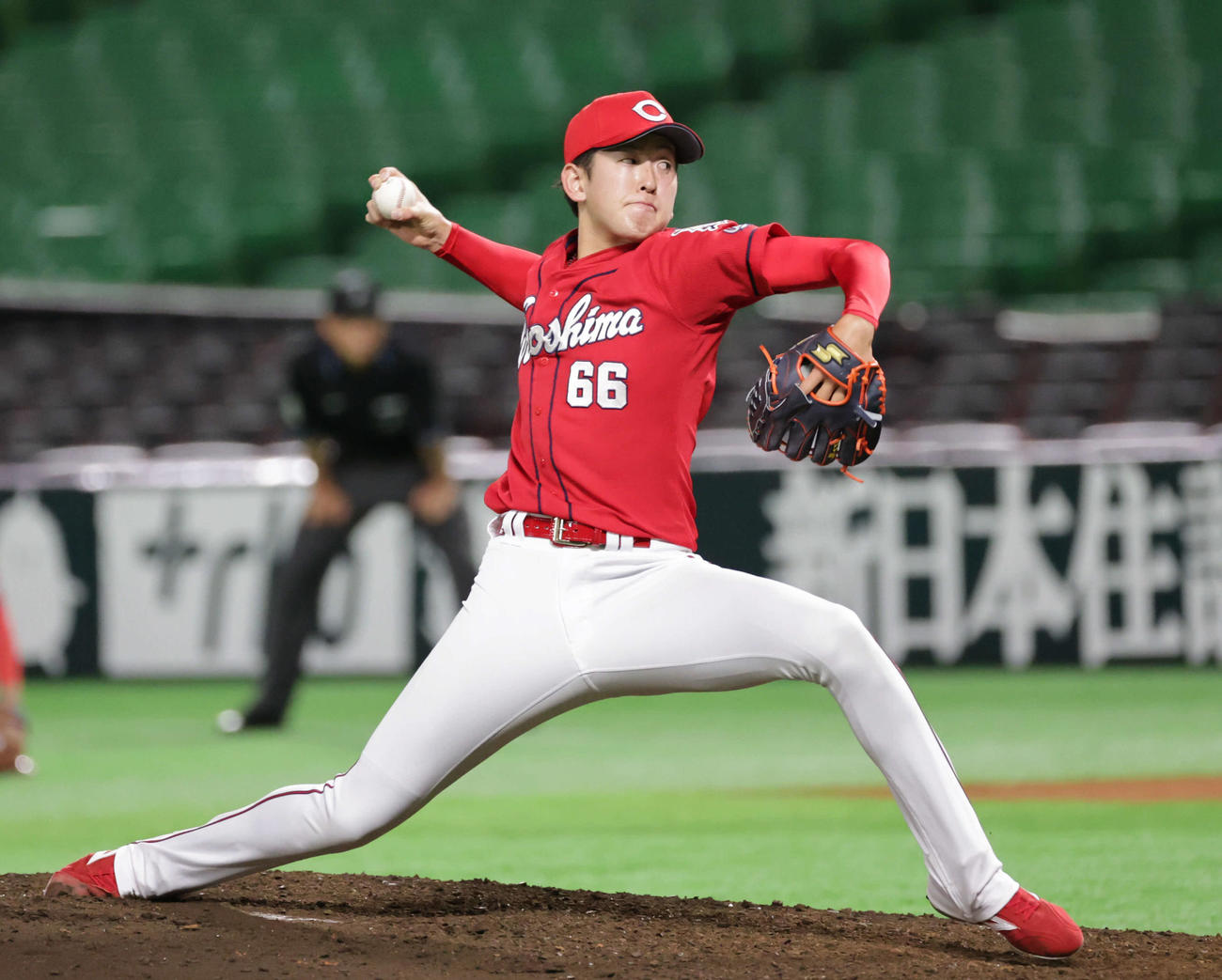 力投する広島遠藤（撮影・加藤孝規）