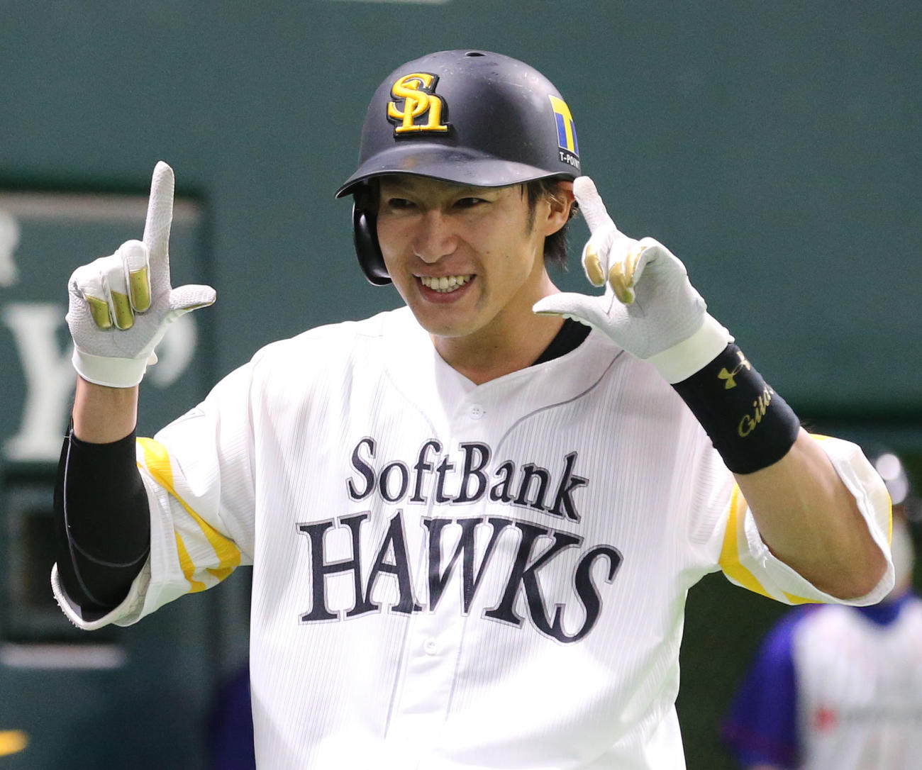 ソフトバンク対広島　3回裏ソフトバンク無死、柳田悠岐は中越え本塁打を放ち笑顔（撮影・梅根麻紀）