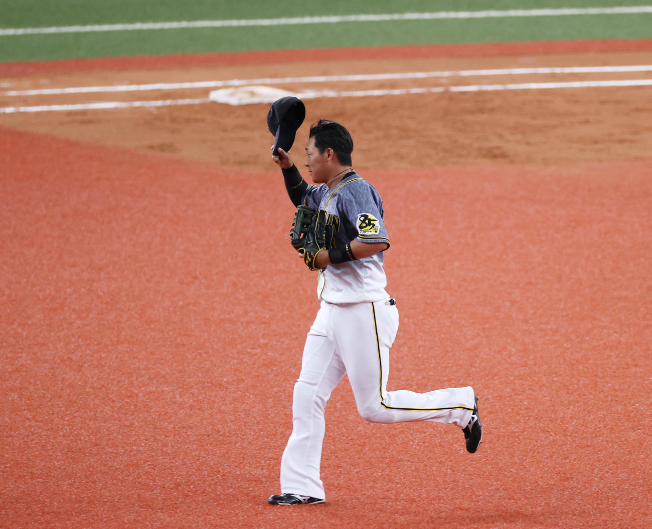 練習試合　オリックス対阪神　7回裏オリックス、右翼の守備へ向かう大山悠輔（撮影・清水貴仁）