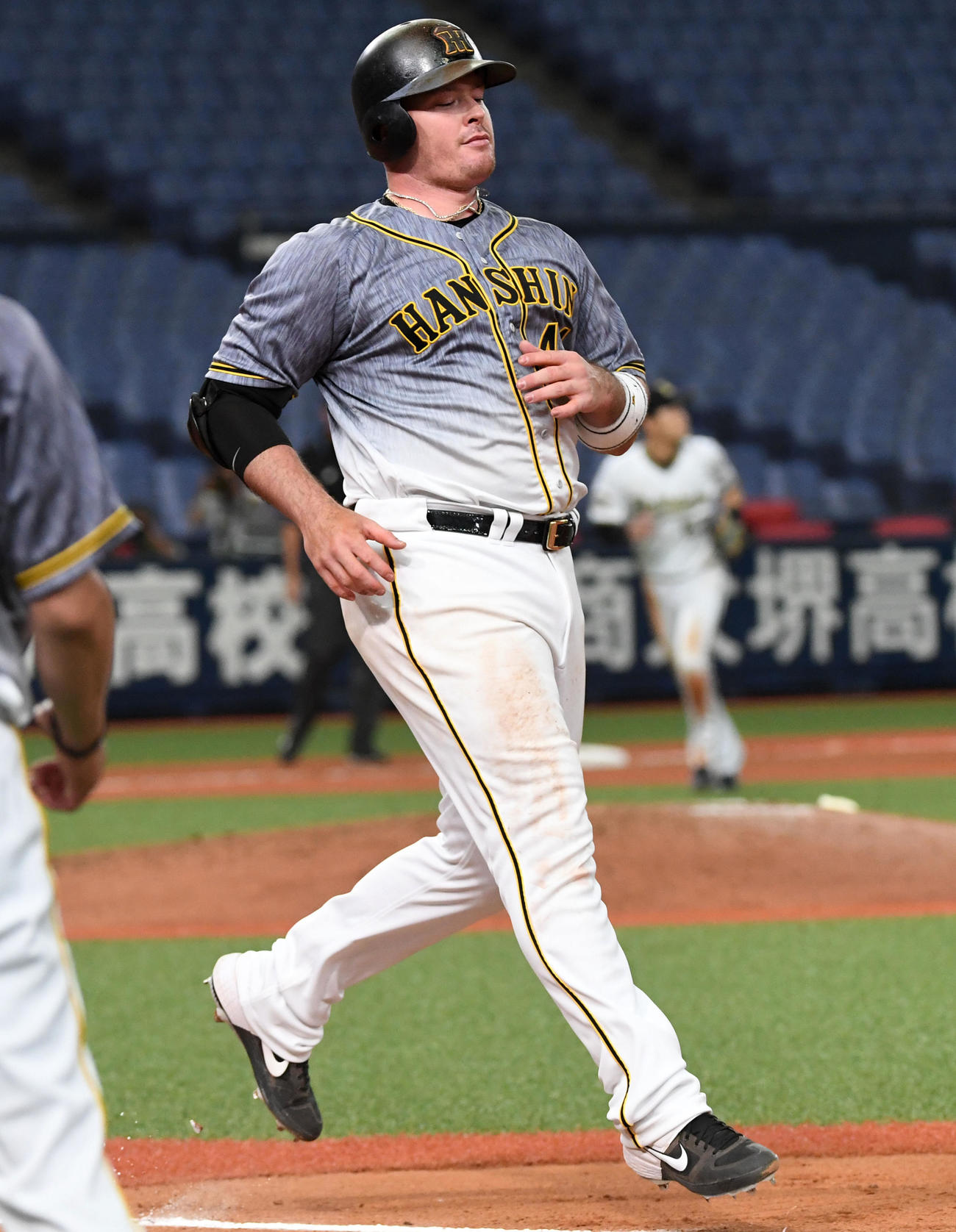 練習試合オリックス対阪神　8回表阪神1死一、三塁、ジャスティン・ボーアは二塁ゴロ併殺に倒れる（撮影・前岡正明）