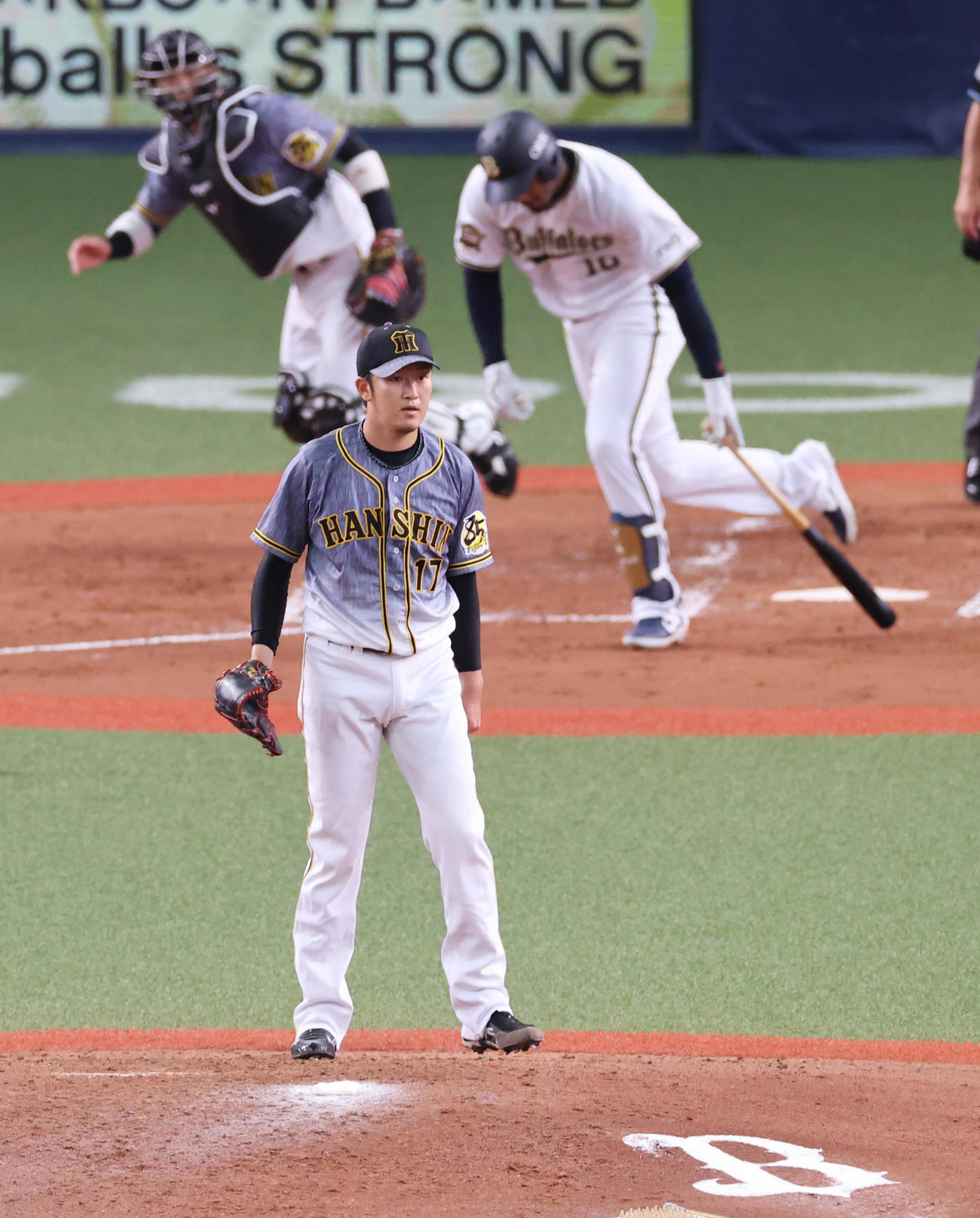 練習試合　オリックス対阪神　5回裏オリックス無死、アダム・ジョーンズを遊ゴロに抑える岩貞祐太（撮影・清水貴仁