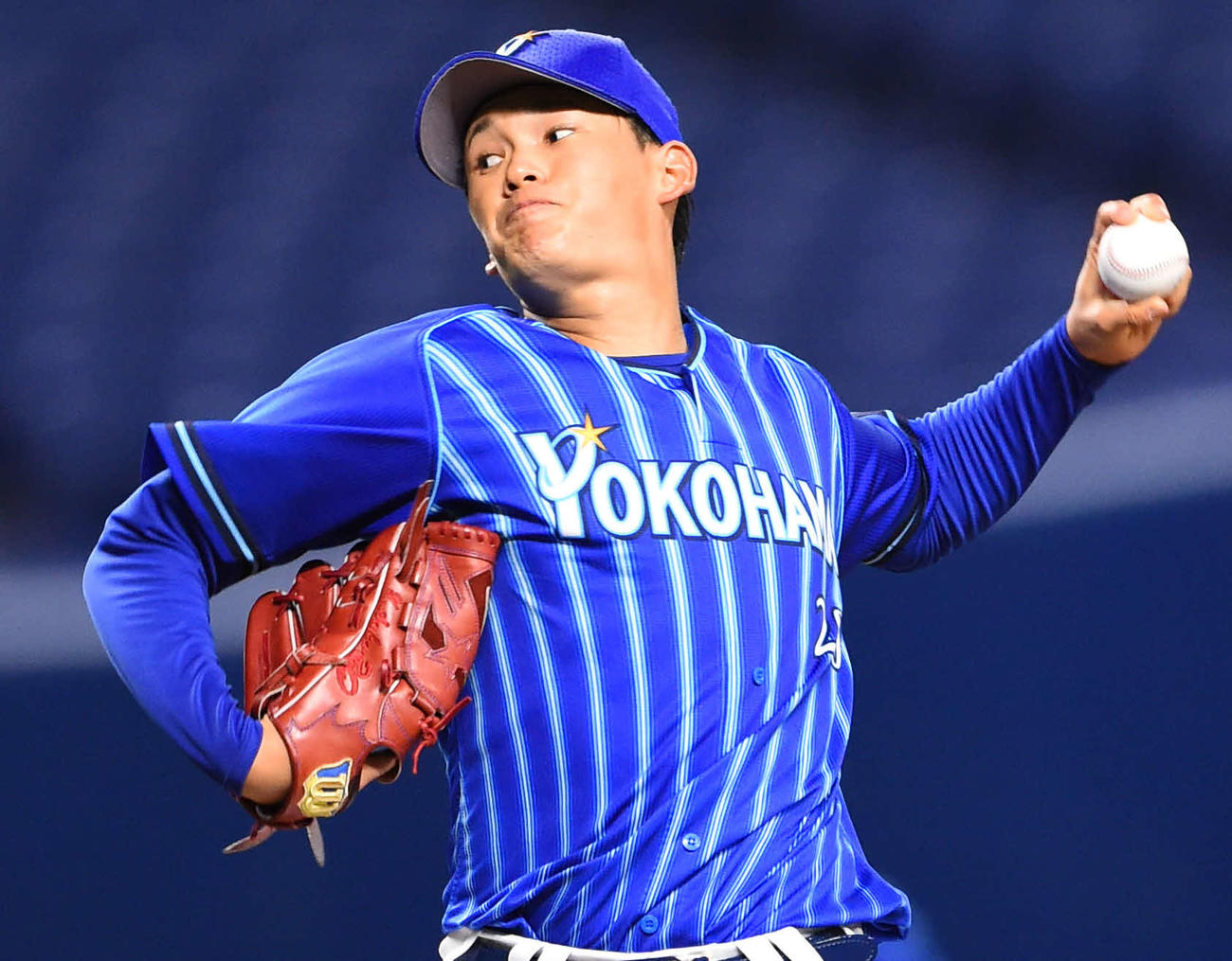 中日対DeNA　7回裏、力投するDeNA2番手の坂本（撮影・森本幸一）