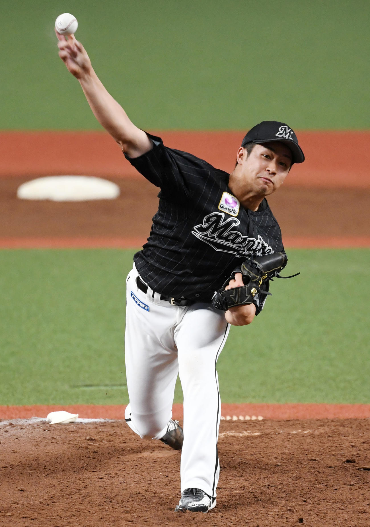 西武対ロッテ　力投するロッテ先発の種市（撮影・横山健太）