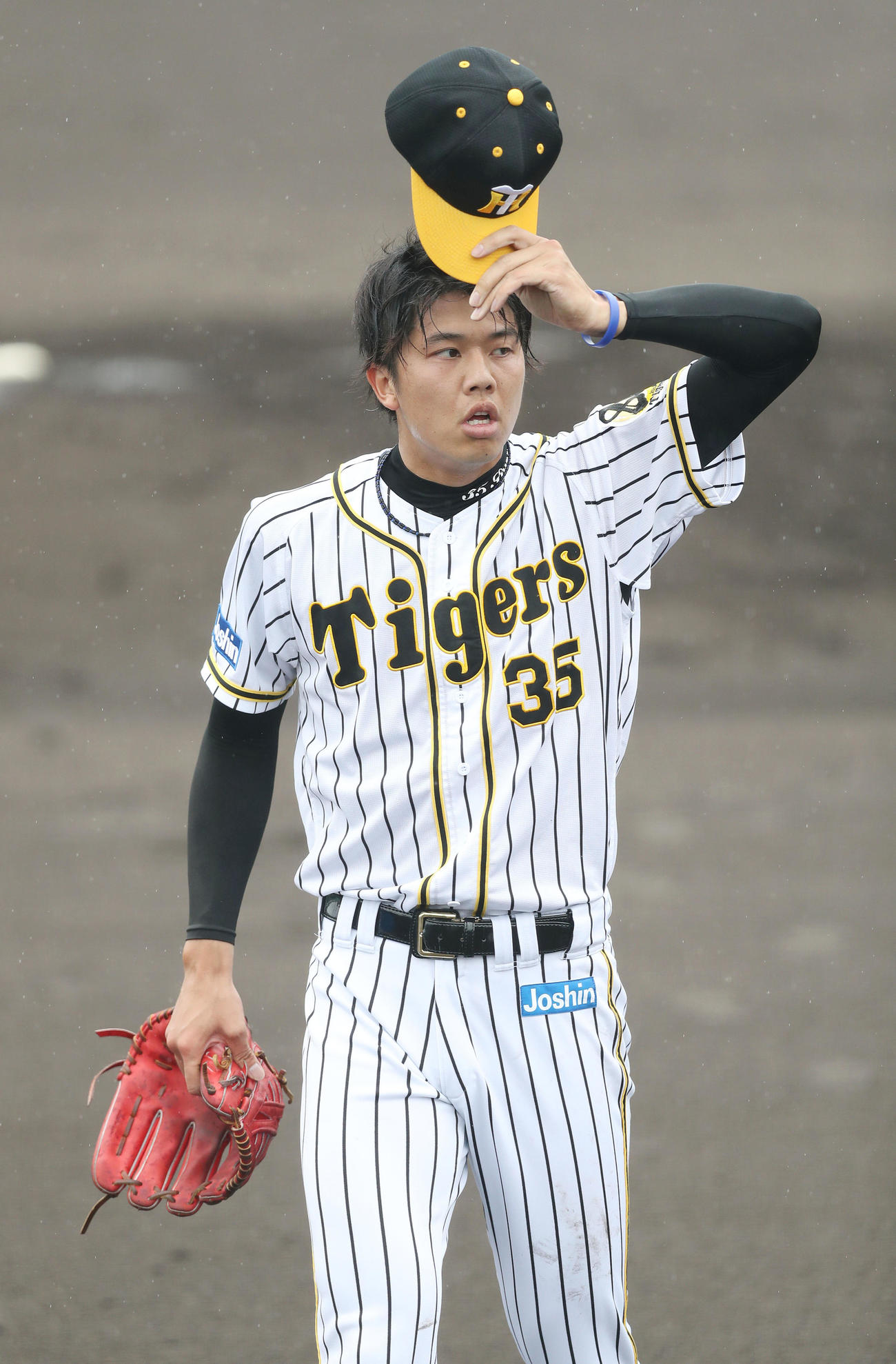 阪神対大和高田クラブ　2回を無失点と好投した阪神才木（撮影・前田充）