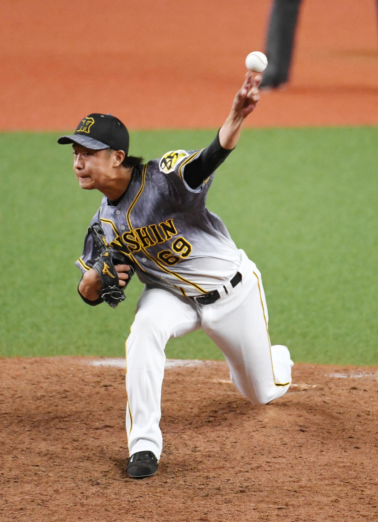 練習試合オリックス対阪神　阪神4番手の島本浩也（撮影・前岡正明）