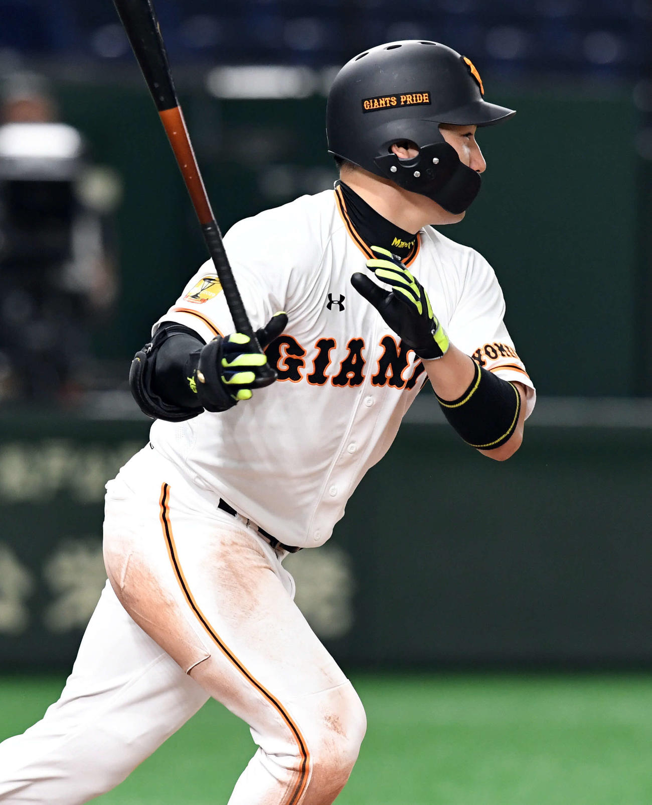 巨人対日本ハム　3回裏巨人1死三塁、中前適時打を放つ丸（撮影・たえ見朱実）