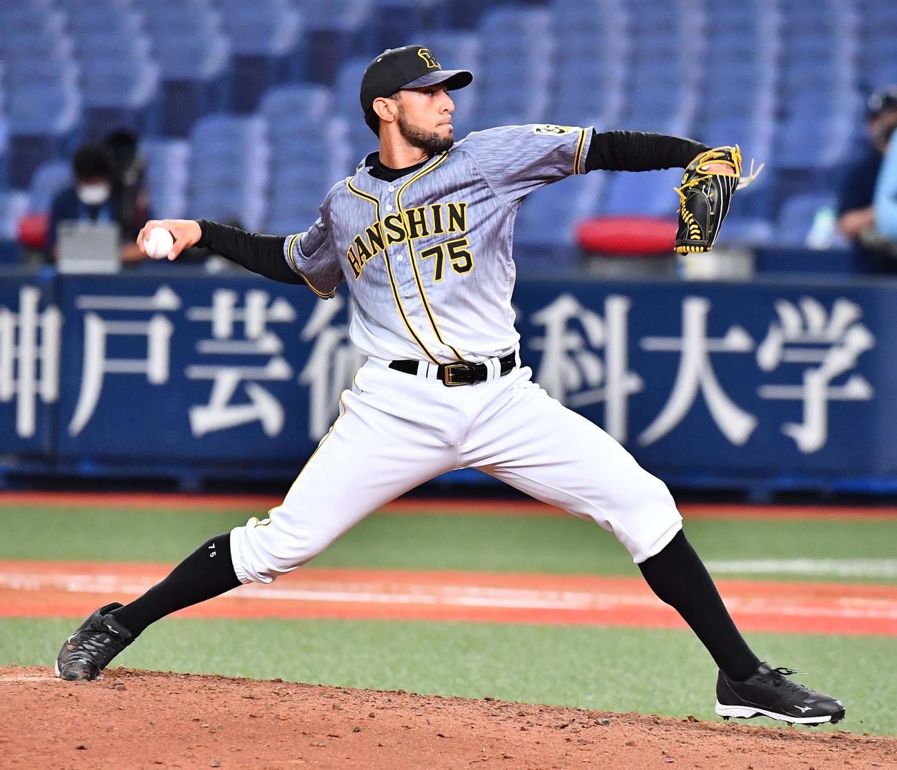 オリックス対阪神　阪神4番手のロベルト・スアレス（撮影・上田博志）