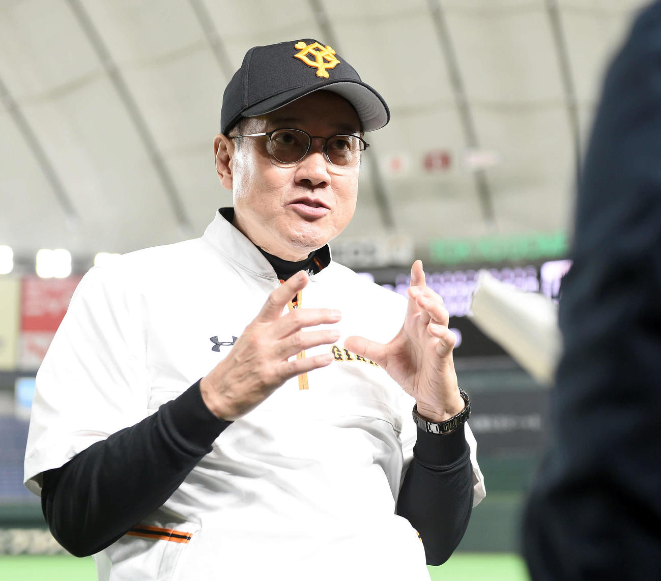 巨人対日本ハム　記者の質問に答える巨人原辰徳監督（撮影・たえ見朱実）