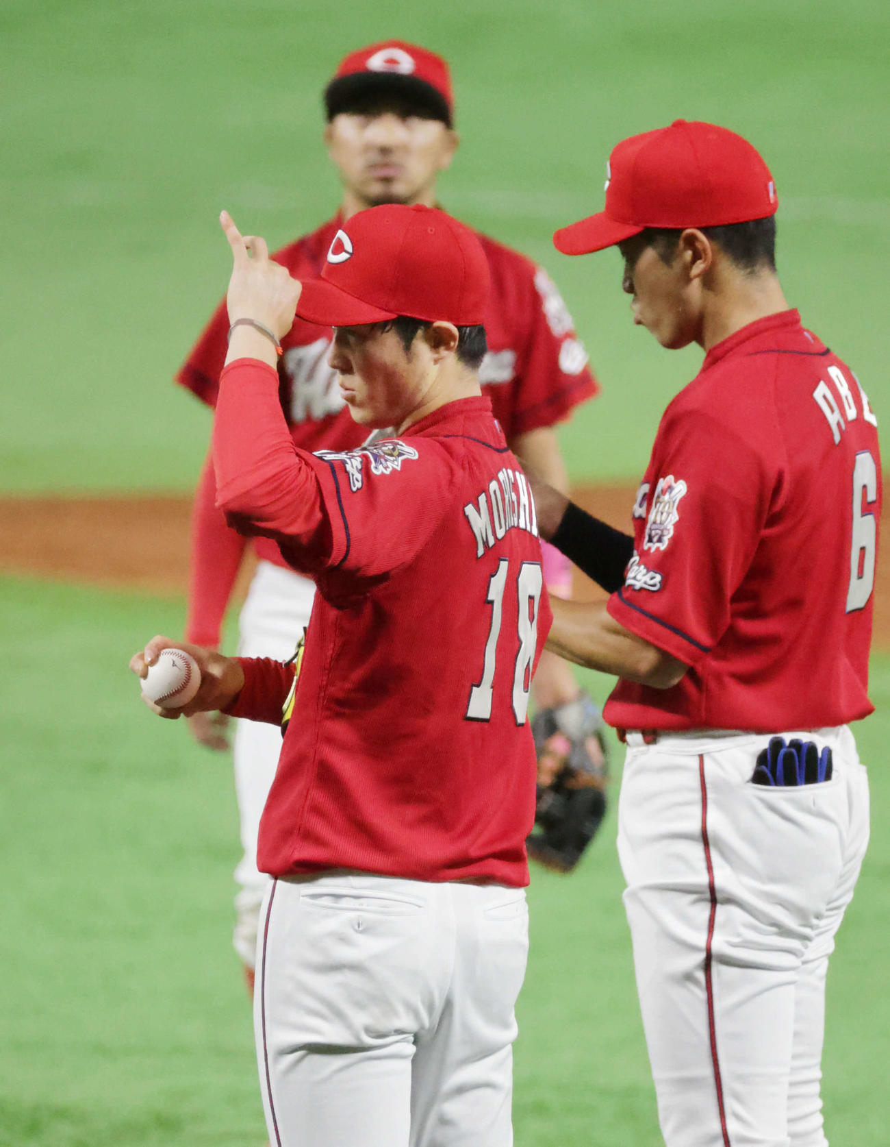 練習試合ソフトバンク対広島　1回4失点の広島先発の森下（撮影・加藤孝規）