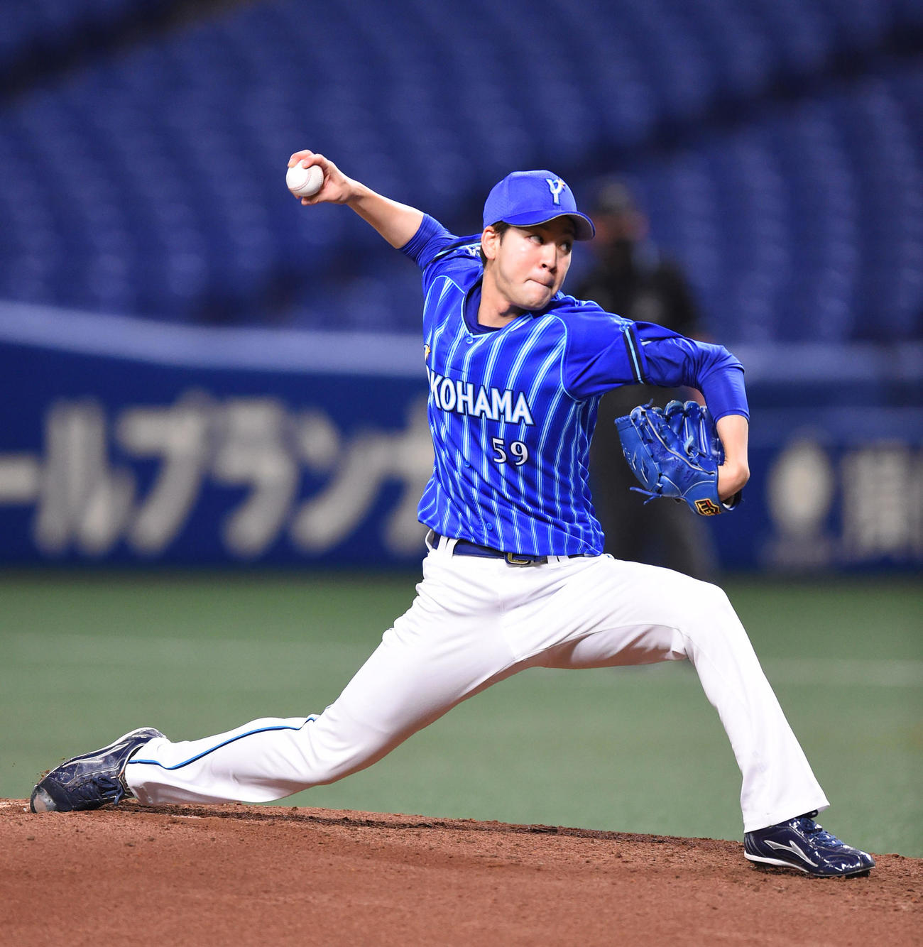 プロ野球練習試合　中日対DeNA　2回裏、力投するDeNA先発の平良拳太郎（撮影・森本幸一）