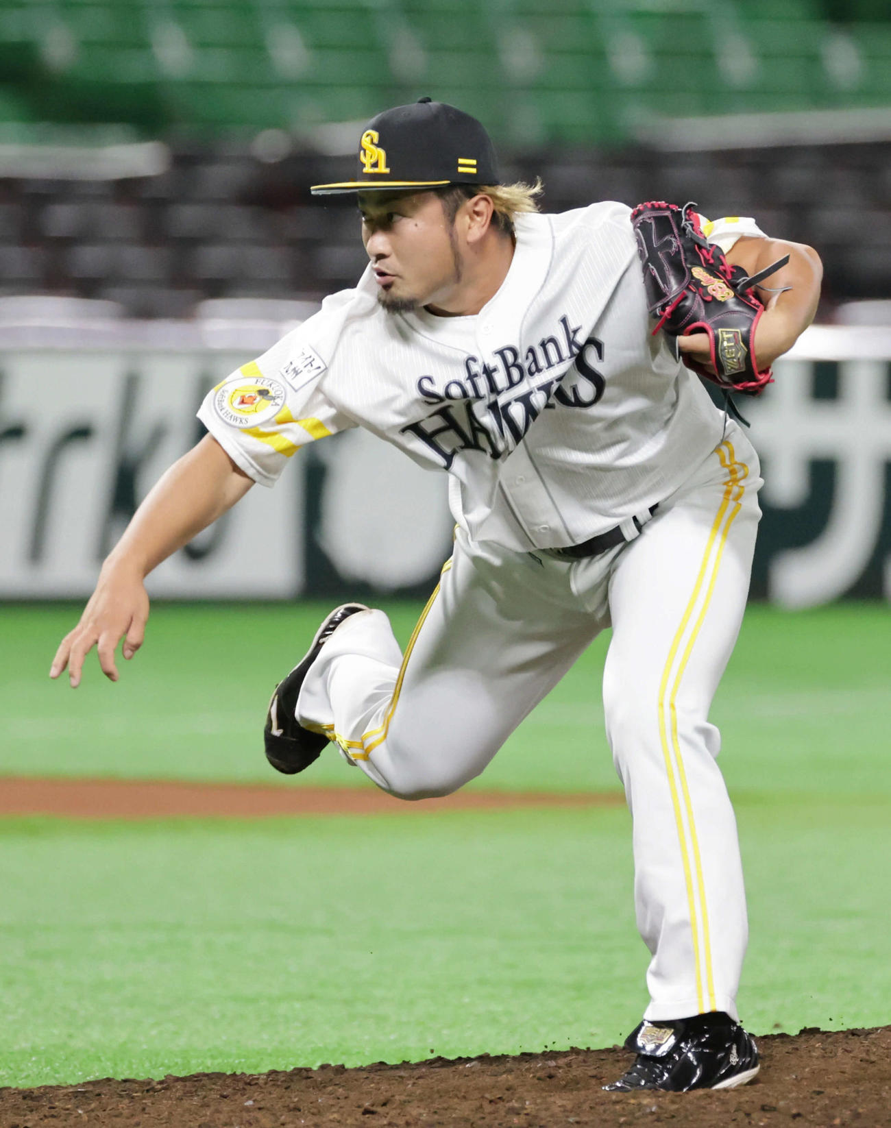 練習試合ソフトバンク対広島　9回表広島、ソフトバンク森（撮影・加藤孝規）