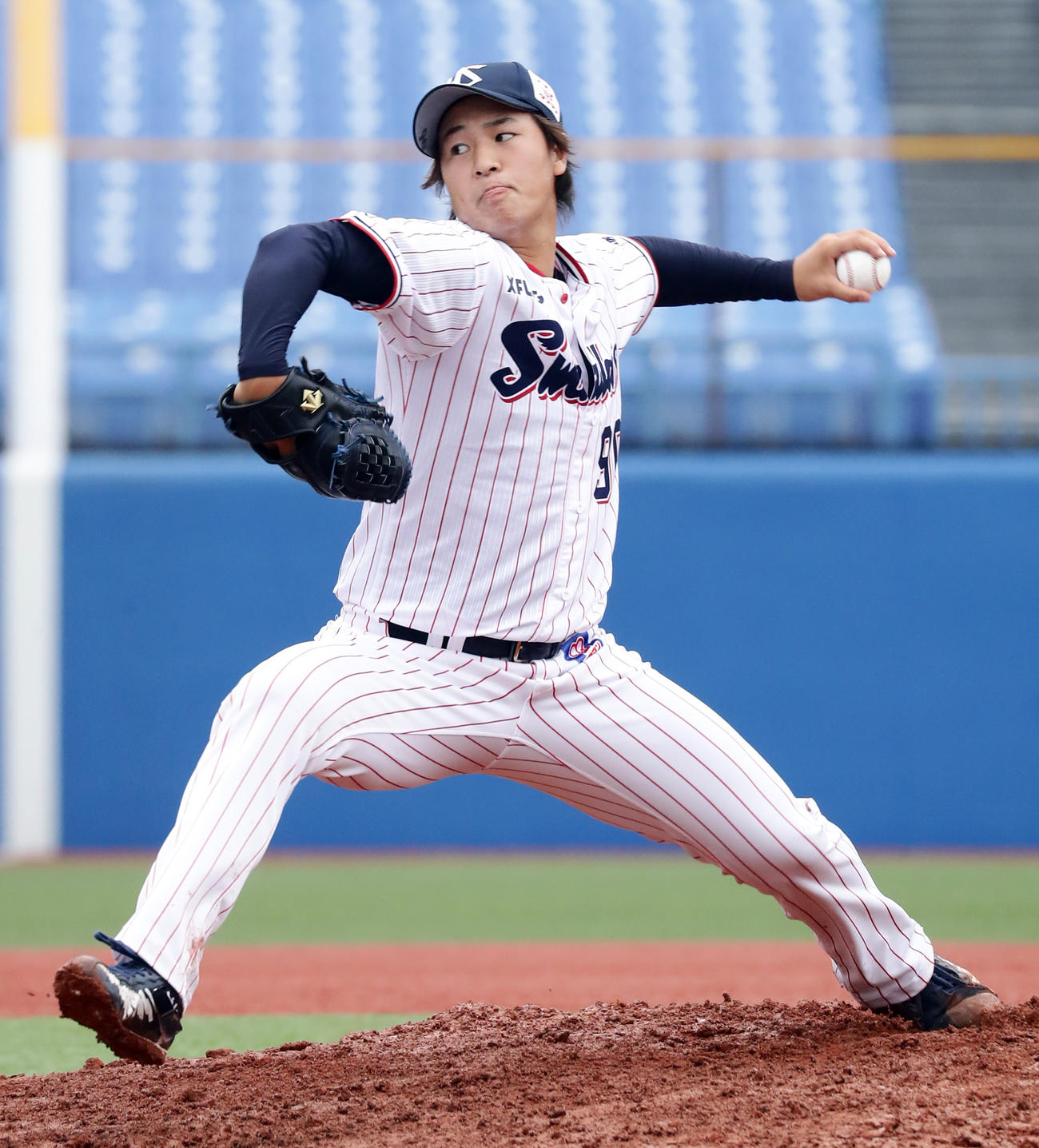 ヤクルト対楽天　ヤクルト5番手で登板した長谷川宙輝（撮影・浅見桂子）