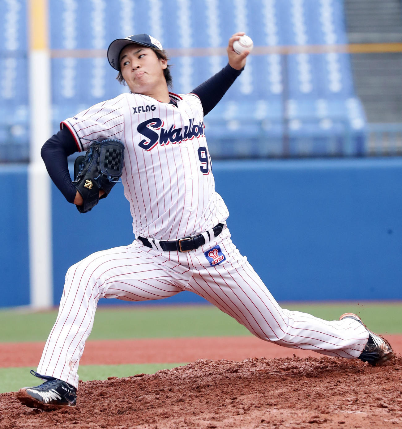 ヤクルト対楽天　ヤクルト5番手で登板した長谷川宙輝（撮影・浅見桂子）