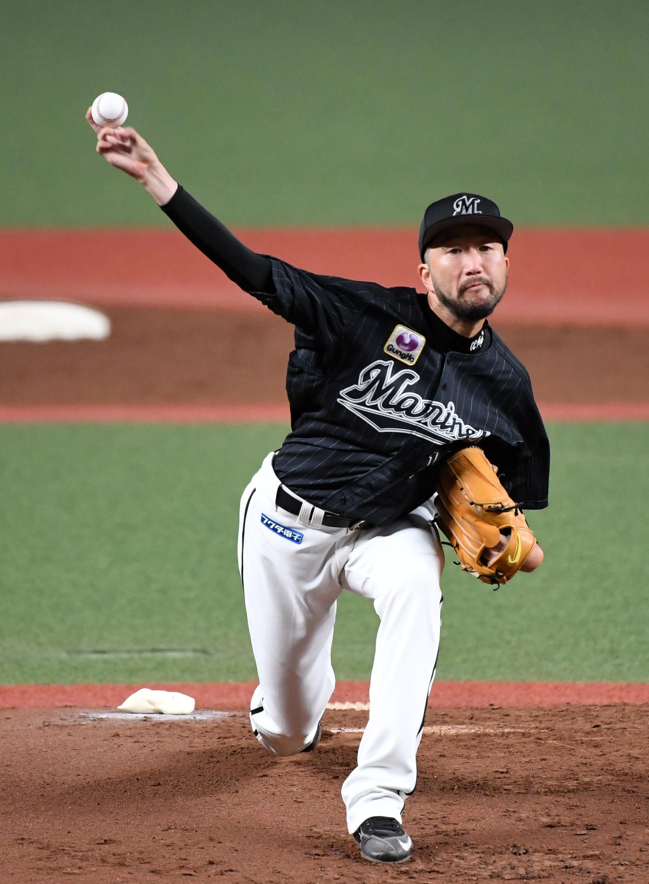 西武対ロッテ　力投するロッテ先発の石川（20年6月12日撮影）