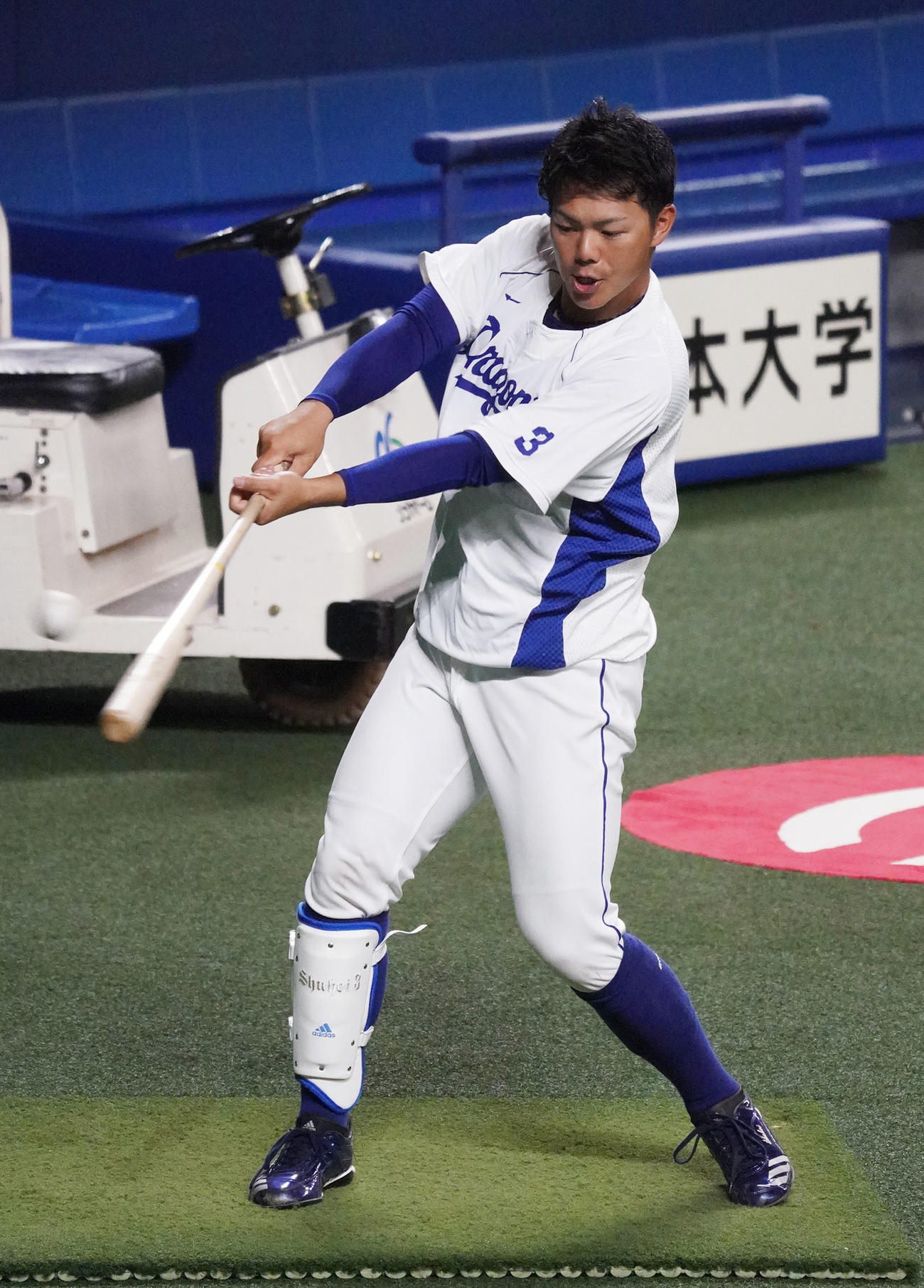 打撃練習をする高橋周平（撮影・森本幸一）