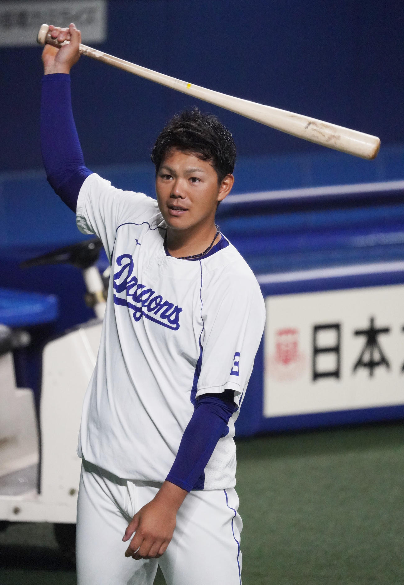 打撃練習をする高橋周平（撮影・森本幸一）