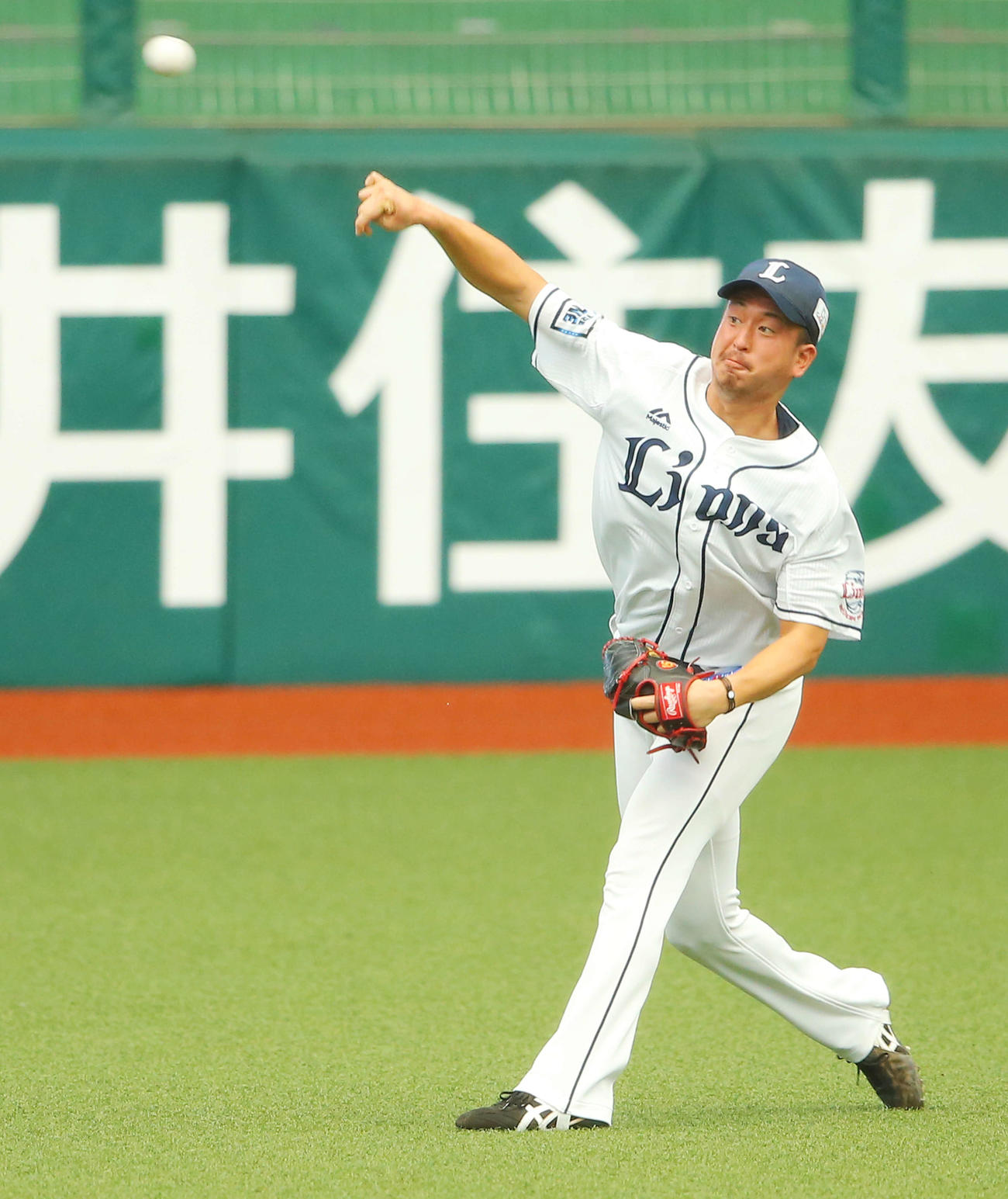 キャッチボールをする西武宮川（撮影・河田真司）