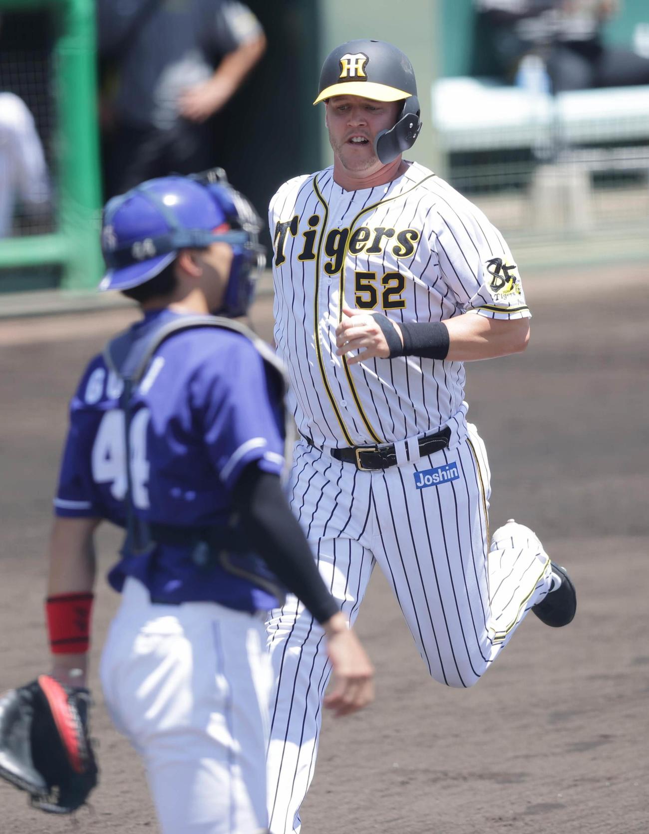 中日との2軍戦に出場したサンズは初回、板山の適時三塁打で生還する（代表撮影）
