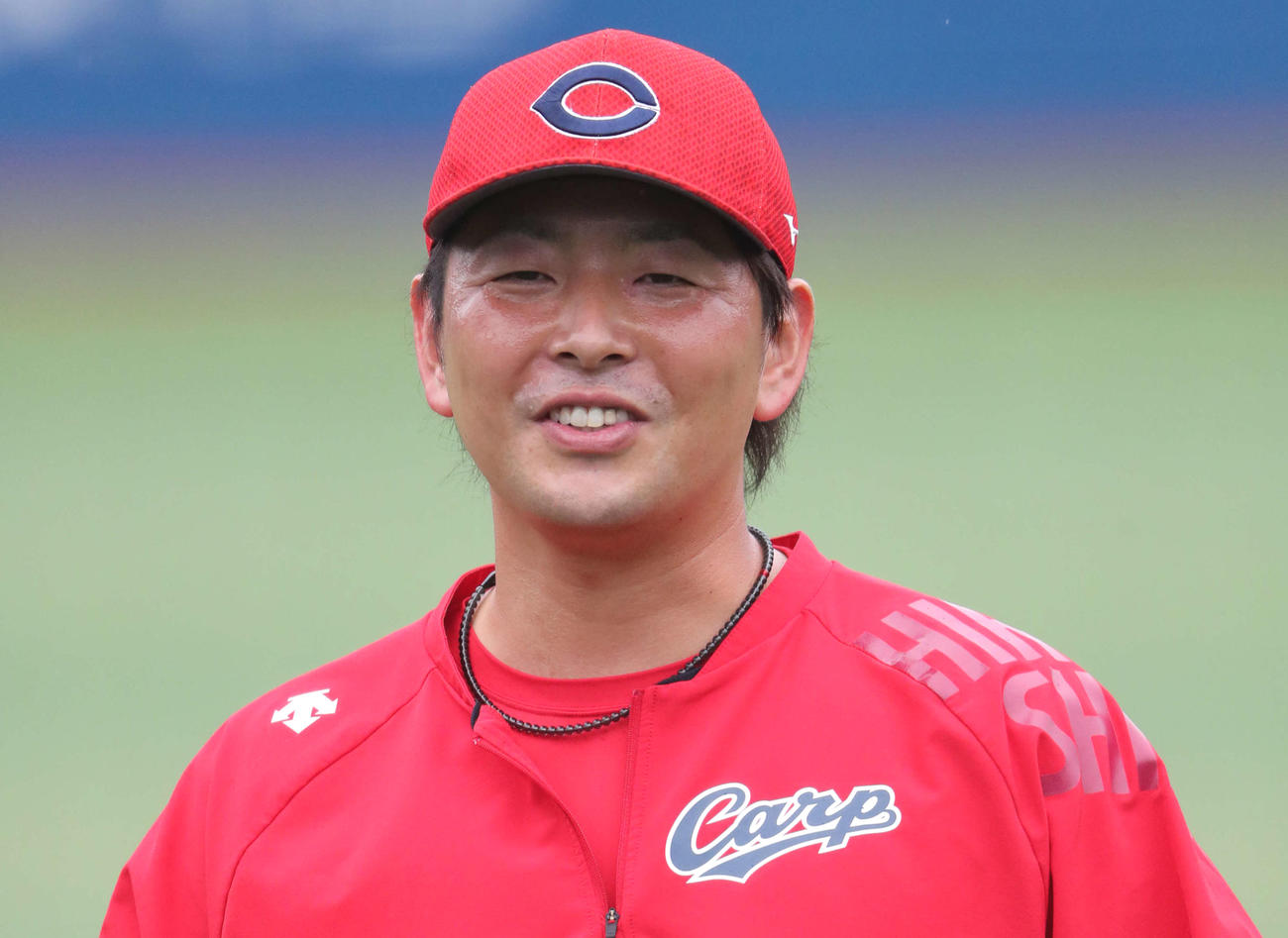 アップ中、笑顔を見せる広島大瀬良（撮影・鈴木正人）