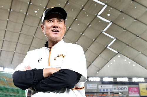 いよいよ開幕へ。記者の質問に答える巨人原監督（撮影・たえ見朱実）