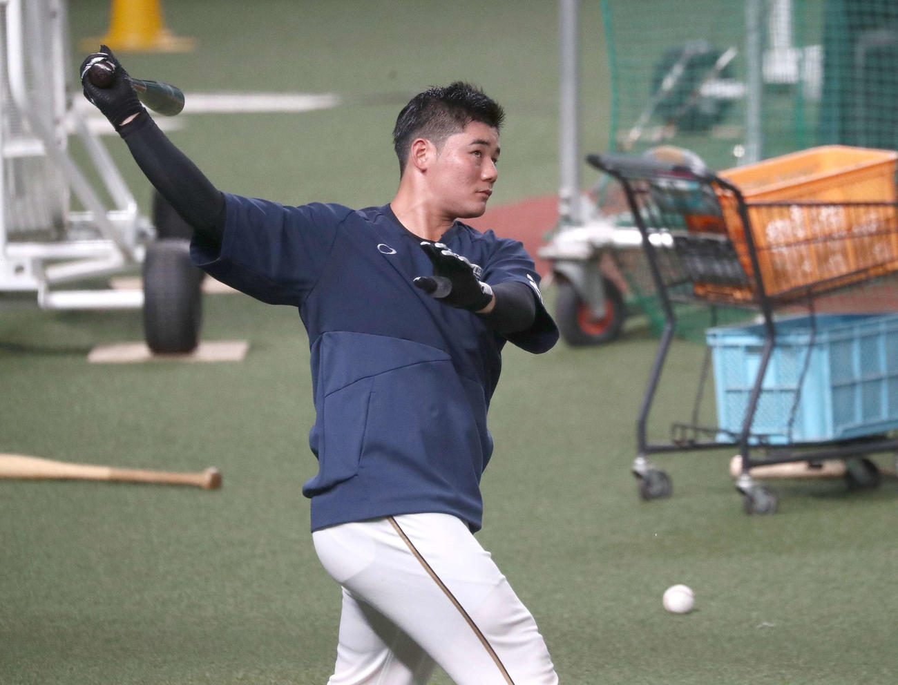 ロングティーに汗を流す清宮（撮影・黒川智章）