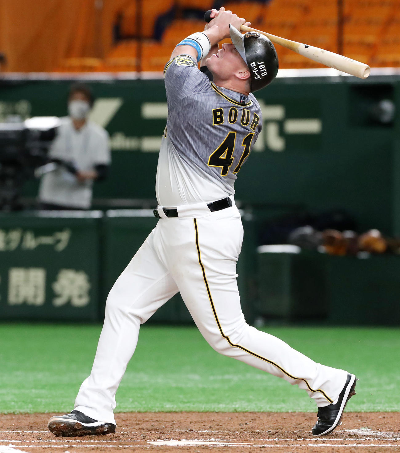 巨人対阪神　2回表阪神無死、ボーアは捕邪飛に倒れる（撮影・加藤哉）