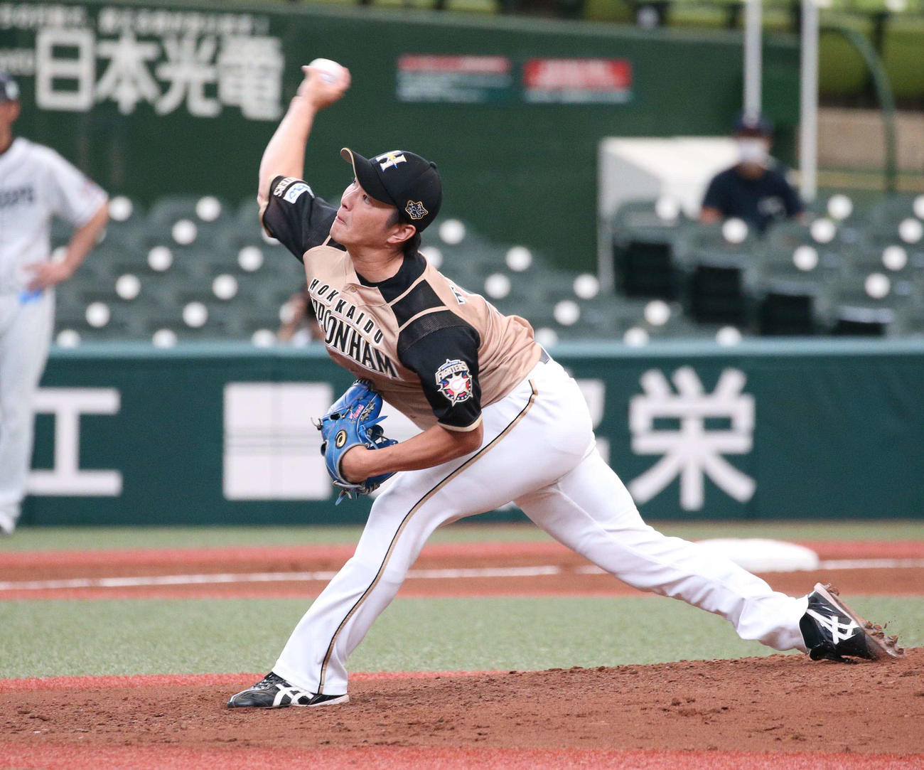 西武対日本ハム　5回に登板の玉井（撮影・黒川智章）