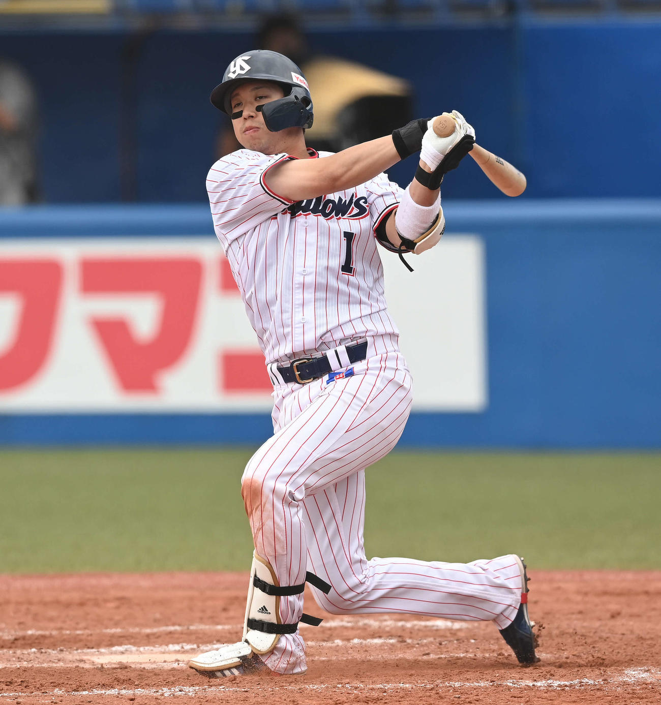 ヤクルト対中日　9回裏ヤクルト無死、空振り三振に倒れる山田哲（撮影・鈴木みどり）